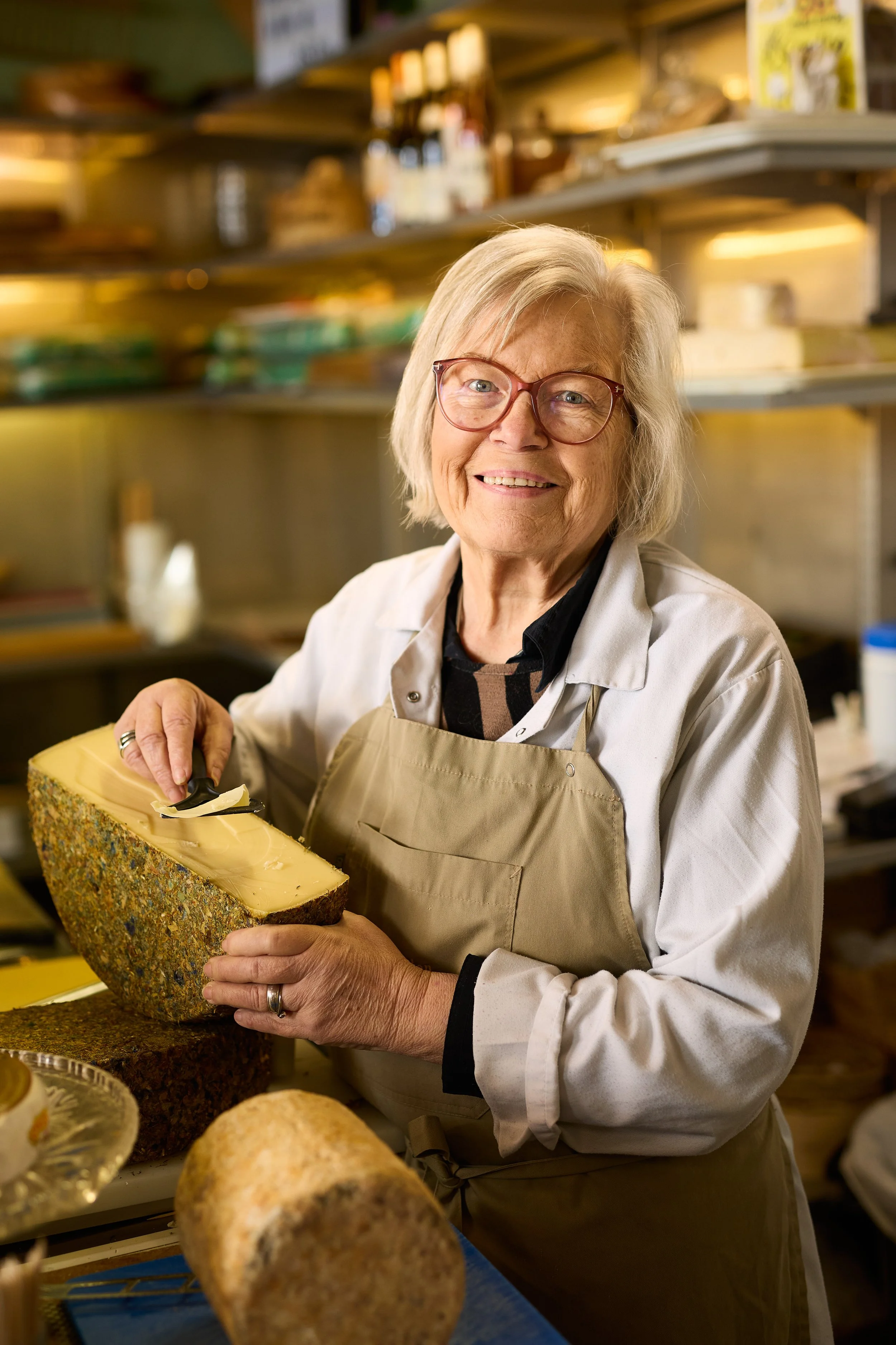 Lillian - Ostehandler - Foto Mikkel Bækgaard 1.jpg