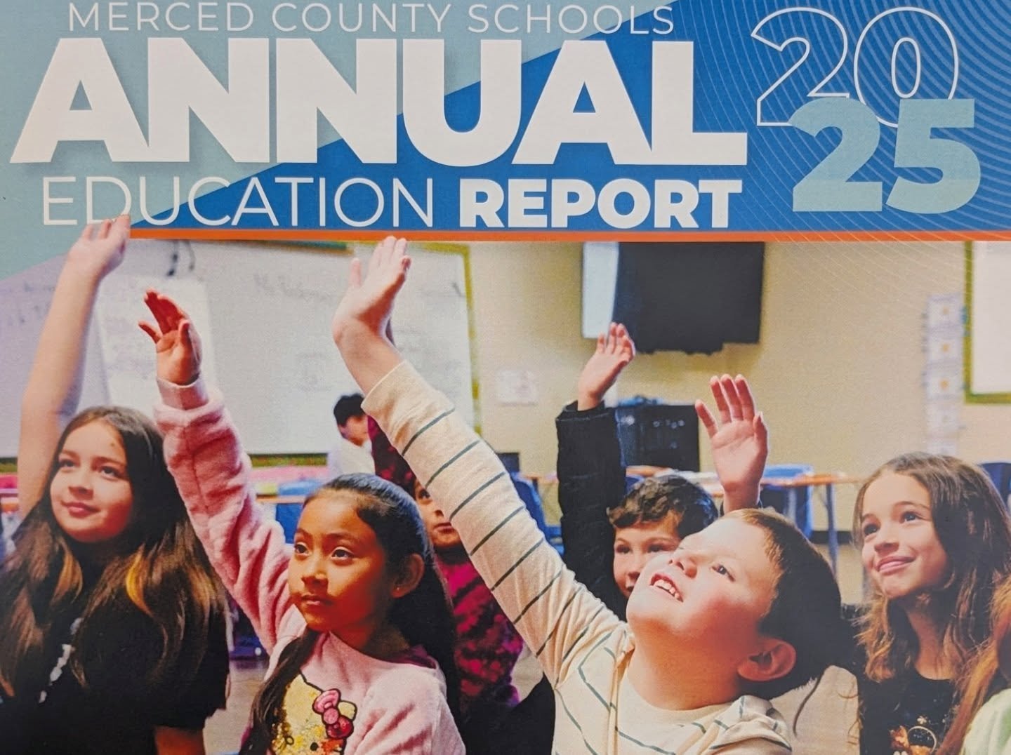 Great turnout at the MCOE Education Report today! So nice seeing friendly faces for Dr. Steve Tietjen&rsquo;s final report to Merced County. Thanks for the invite to the UC Merced Arts table, @collinalewis 🧡

#MCOE #MercedCounty #ucmercedarts #Centr