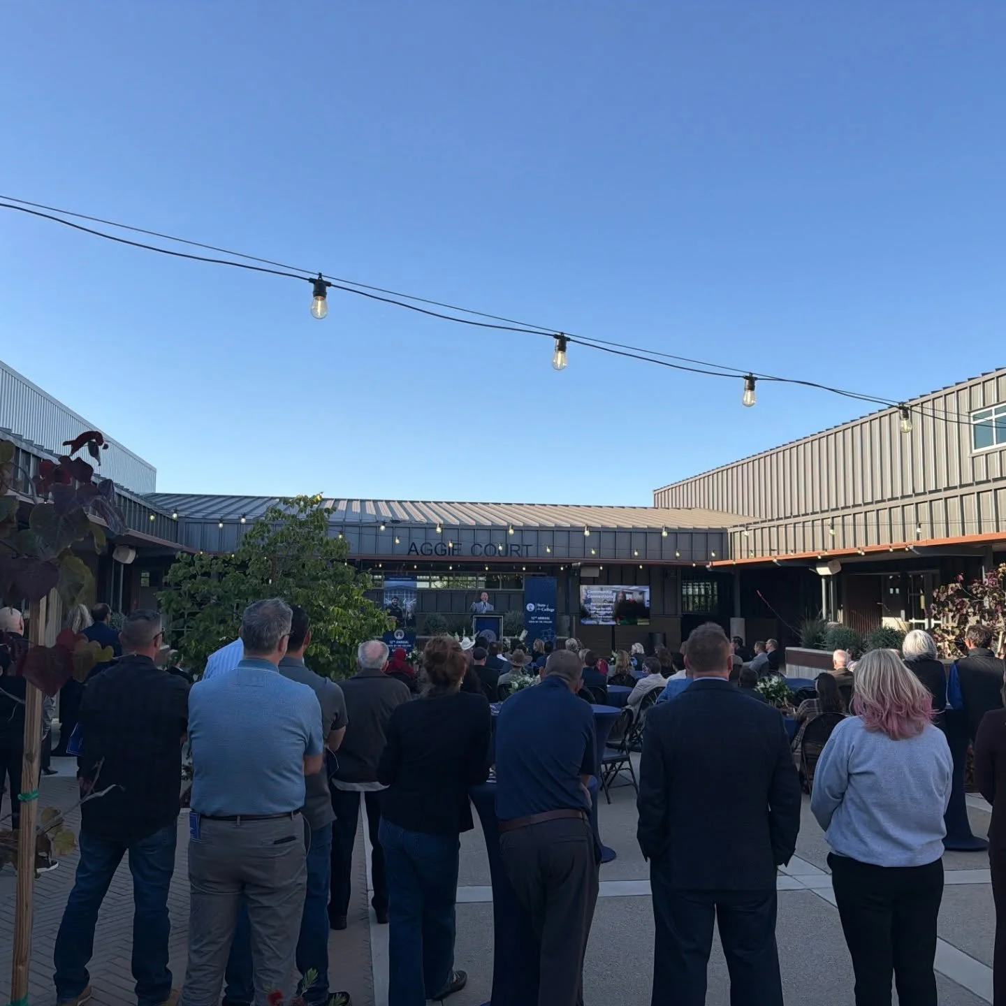 Beautiful (and slightly windy!) evening at the 12th Annual State of the College event at Merced College.

We were honored to join so many community leaders and dignitaries in attendance. The Community Foundation of Merced County was proudly represent