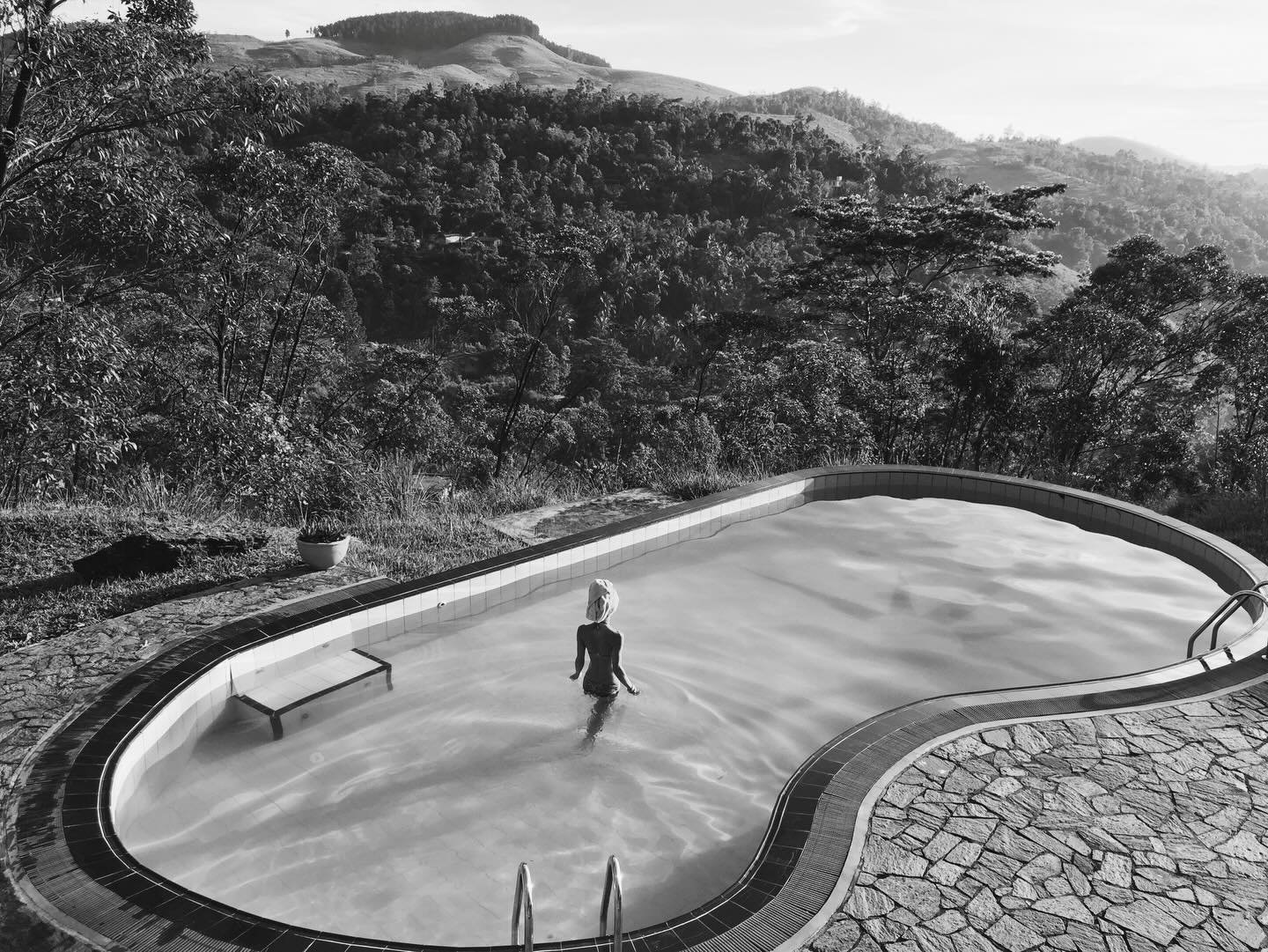 Just like moons and like suns,
With the certainty of tides,
Just like hopes springing high,
Still I&rsquo;ll rise. 🌕 

Maya Angelou

#empowerwomen #womeninspiringwomen #thewomen