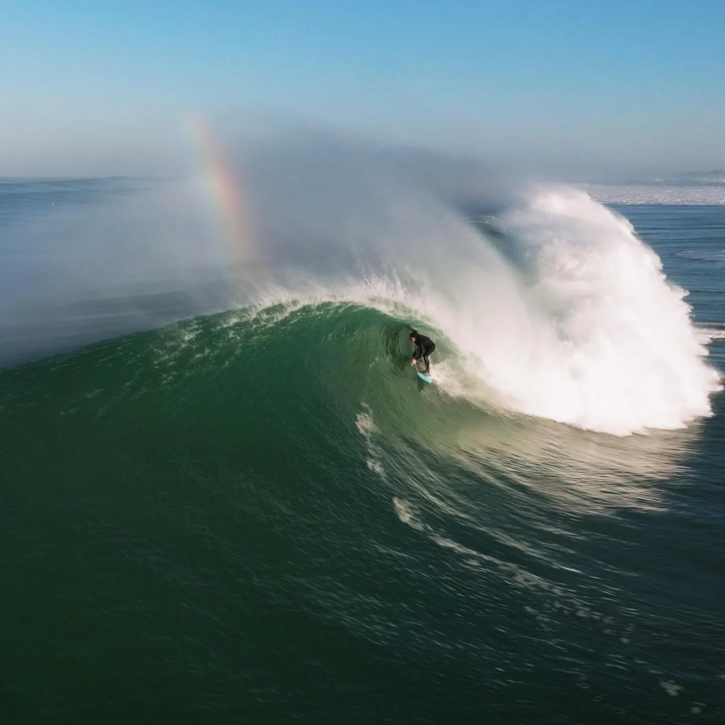 @pierre_rollet_ at home during a glassy winter morning 🫦🌒 #nuitblanche
@oxbow ✨

#dronephotography #atlantic #surf #barrel #surfporn #landes #pasdormioupresque