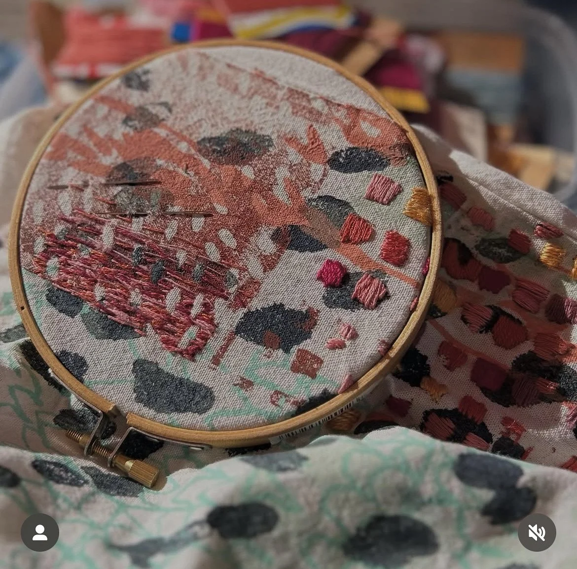 Earth Pigments & Natural Dyes