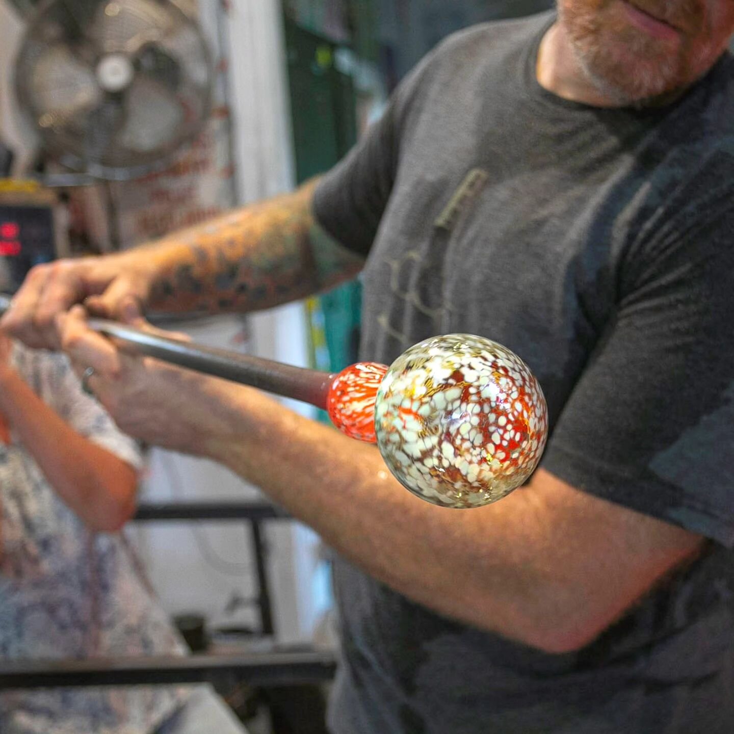 Things to do --&gt; a @yours_outdoors Glass Blowing Workshop

This half-day workshop will introduce you to the art and science of glassblowing.&nbsp; After a tour and demonstration, you&rsquo;ll put your hand to an ancient art that hasn&rsquo;t chang