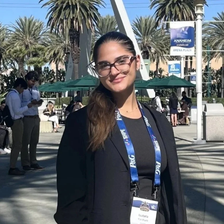 Isabela Yamhure Baena headshot