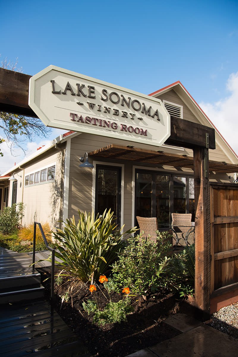 Lake-Sonoma-Tasting-Room---sister-winery-and-the-new-home-of-Valley-of-the-Moon_CC89B50C-D887-4AD4-8BCAAB7FD4E27ECC_f511e9f7-d7b4-4045-ba13c7419bdeb797.jpg