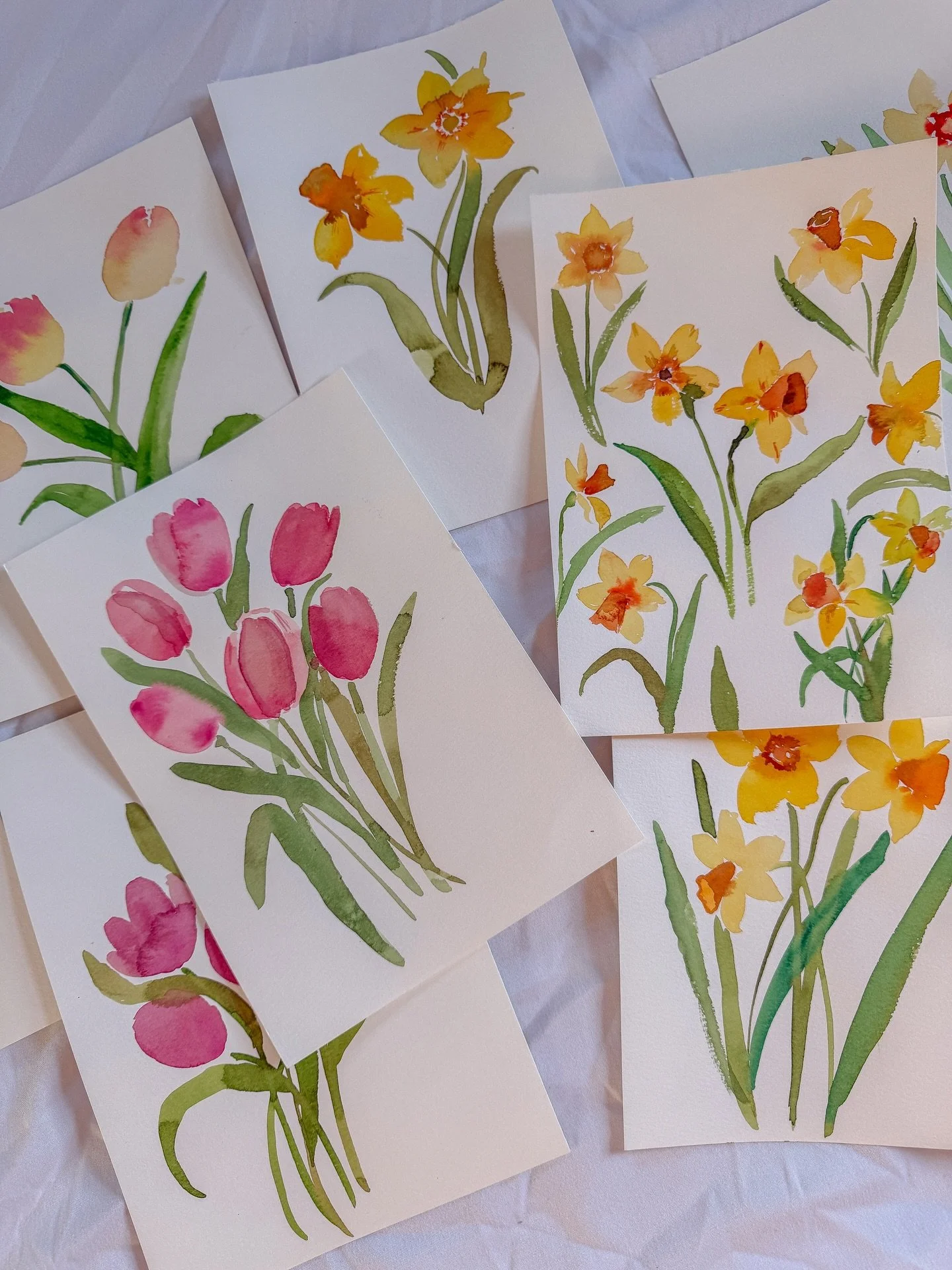 A moment for these spring flowers that bring me so much joy whenever I look at them🥰

I&rsquo;d like to give you a little encouragement.

You don&rsquo;t need the most expensive supplies. You don&rsquo;t need the perfect strokes.

You just need to p