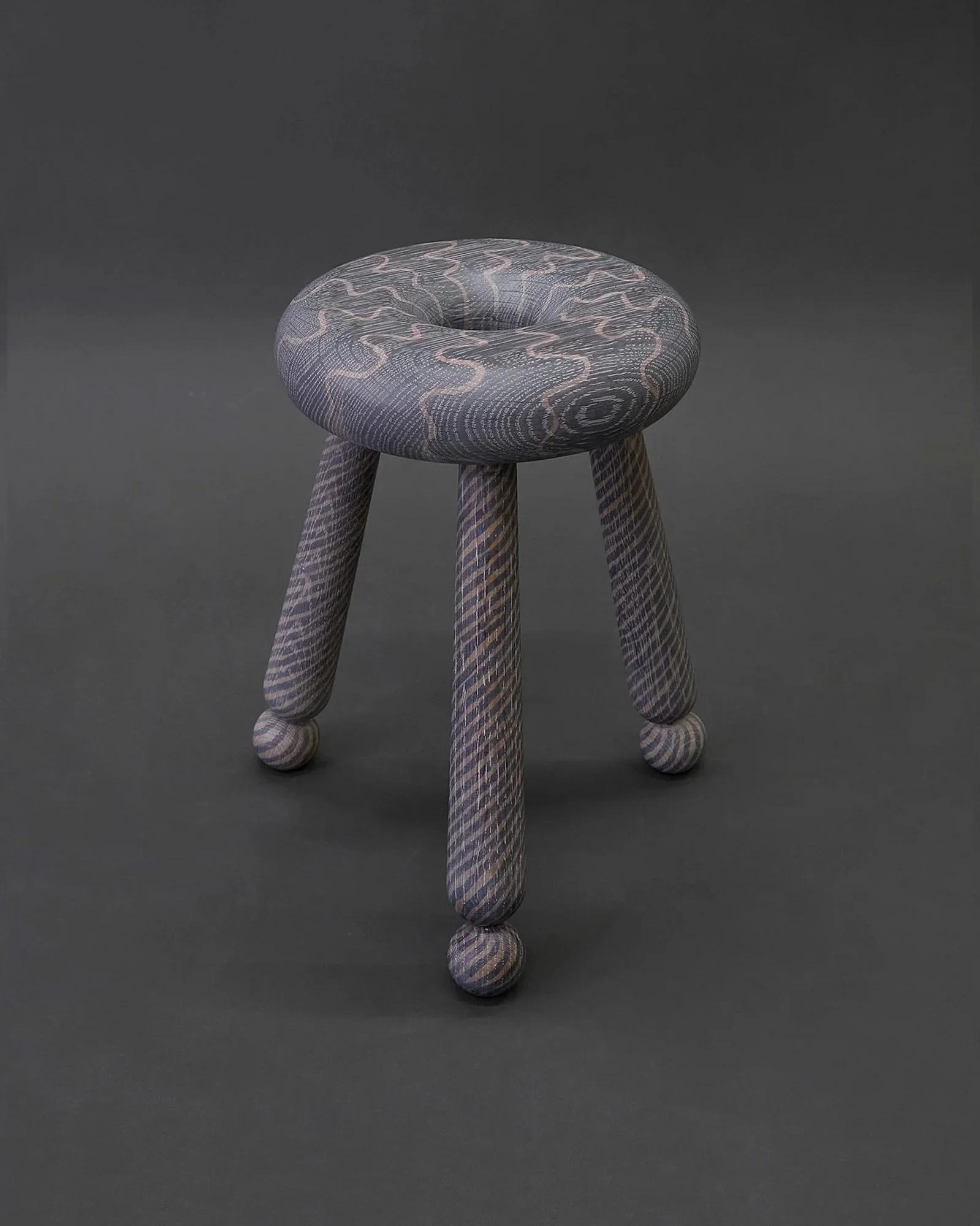 OXALINO™ Doughnut Milking Stool - White Oak