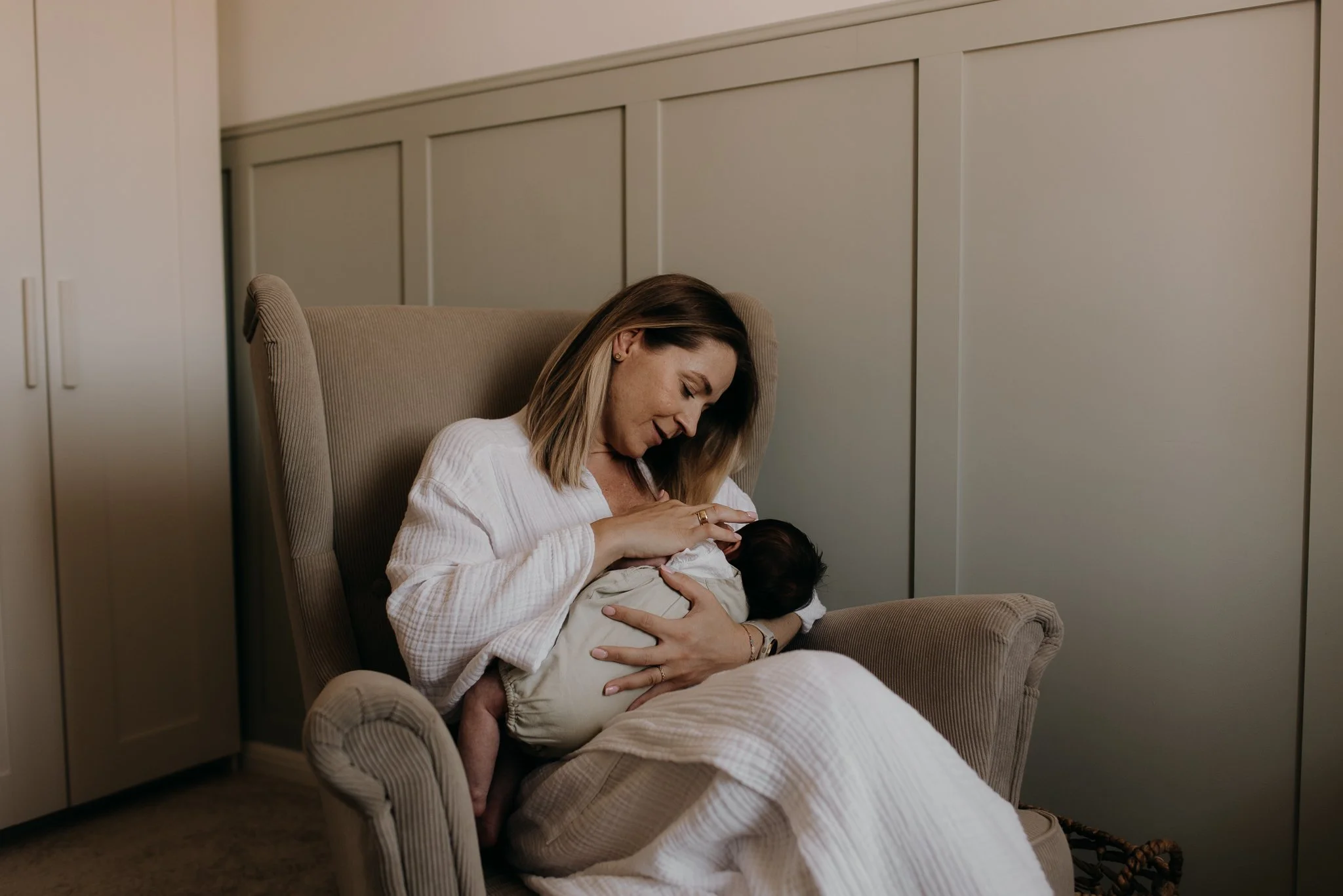 breastfeeding photography.jpg