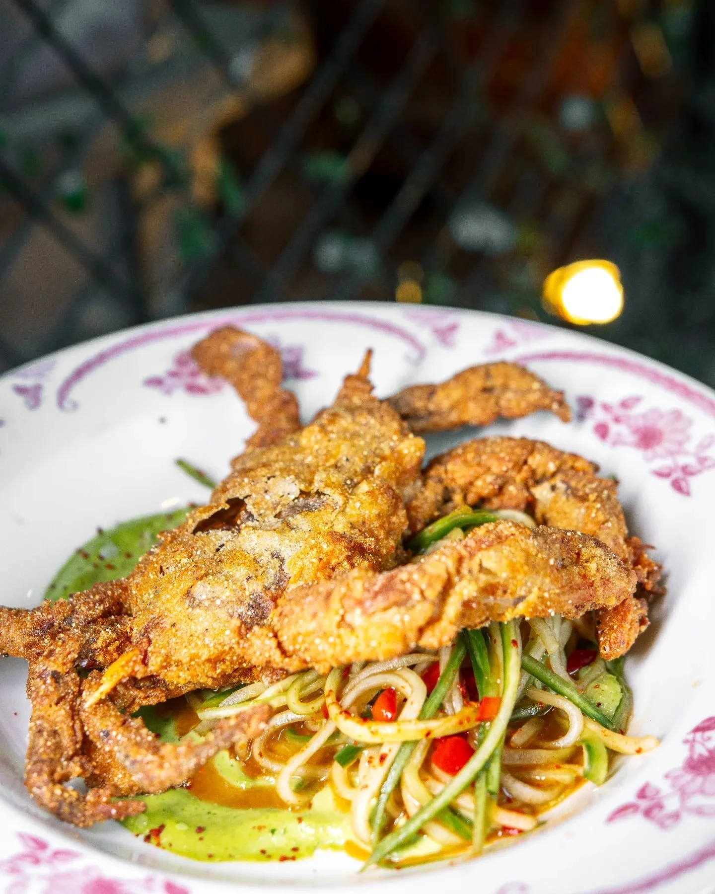 I had to come back three times to finally get this softshell crab from @seraphinedurham... And it was absolutely worth it! 

If they ever have a limited time offer like this again, jump on it! Share this with someone who still needs to try Seraphine'