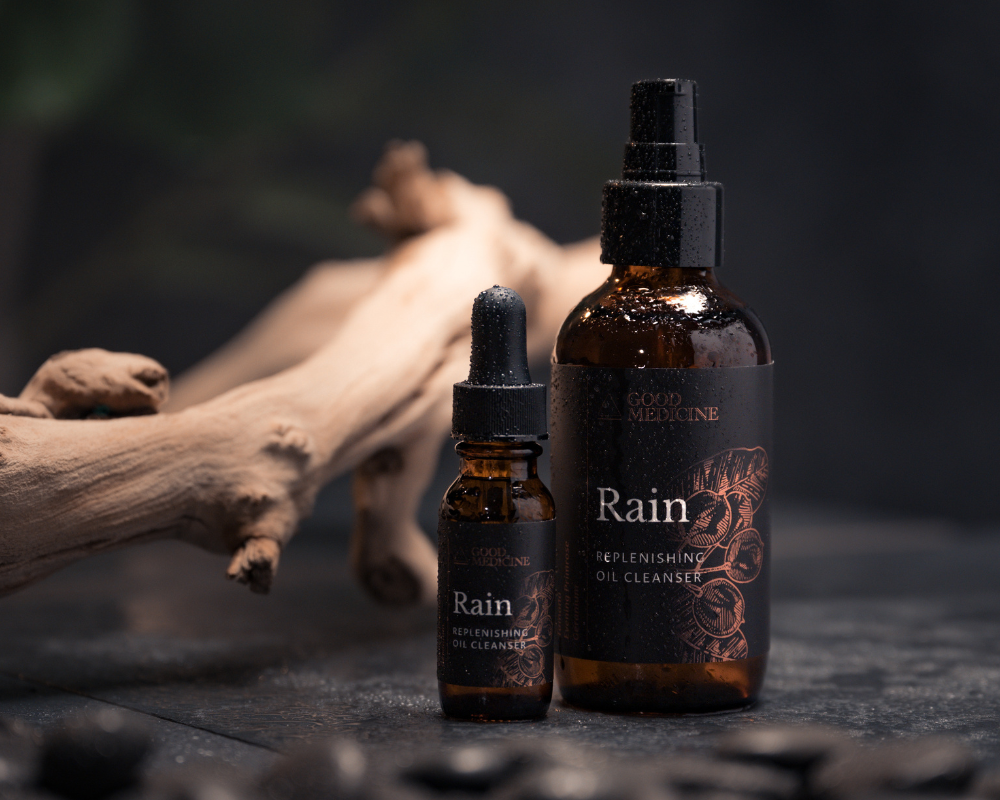 Forget what you think you know about washing your face. The desert knows a better way. Rain effectively removes makeup, oil, and daily dirt and grime while detoxifying and balancing the skin. This restorative formula calls upon ancient wisdom to pene