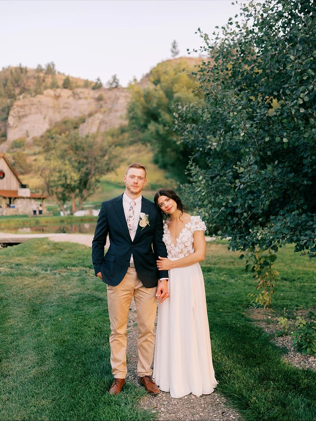 A few favorites from Ellie and Trent's day at @greycliffmillmt 🤍 

#bozemanweddingphotographer #montanaweddingphotographer #bigskyweddingphotographer #coloradoweddingphotographer #thearchetypeprocess #montanabride