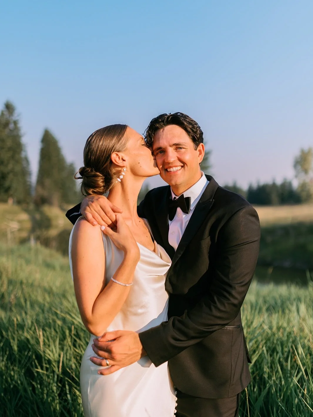 Golden hour goodness with E + B 💛

#montanaweddingphotographer #montanawedding #whitefishweddingphotographer #glaciernationalparkwedding #bigskyweddingphotographer