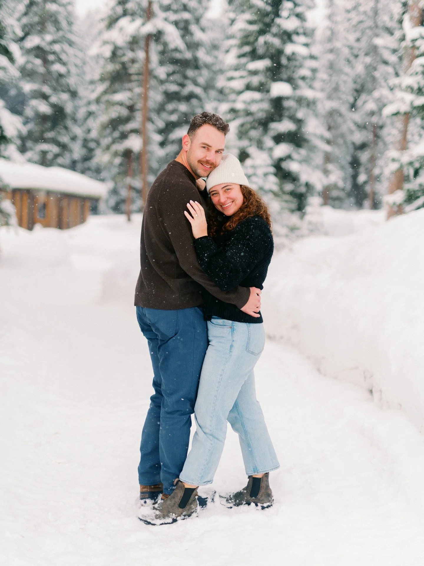 A little throwback to this snowy honeymoon session at @lonemountainranch ❄️🤍❄️

#bigskyweddingphotographer #lonemountainranch #bozemanweddingphotographer #montanaweddingphotographer #montanabride