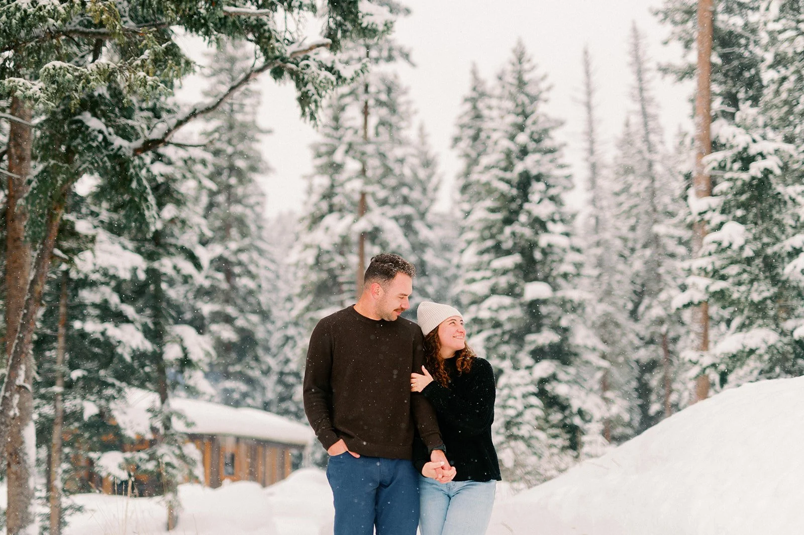 Wintry couples session at Lone Mountain Ranch in Big Sky, Montana