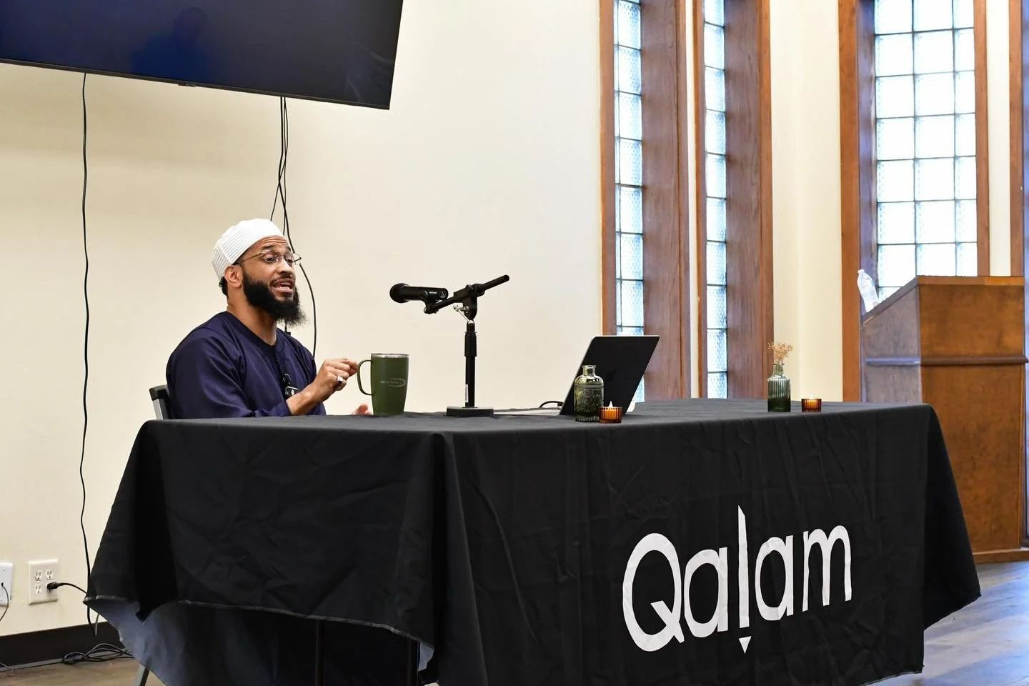 Alhamdulillah, what an incredible evening with Shaykh Mikaeel Smith at ICCR! 🌙
We gathered to explore Prophetic Emotional Intelligence&mdash;learning timeless lessons from the Prophet ﷺ on navigating our emotions, relationships, and challenges with 