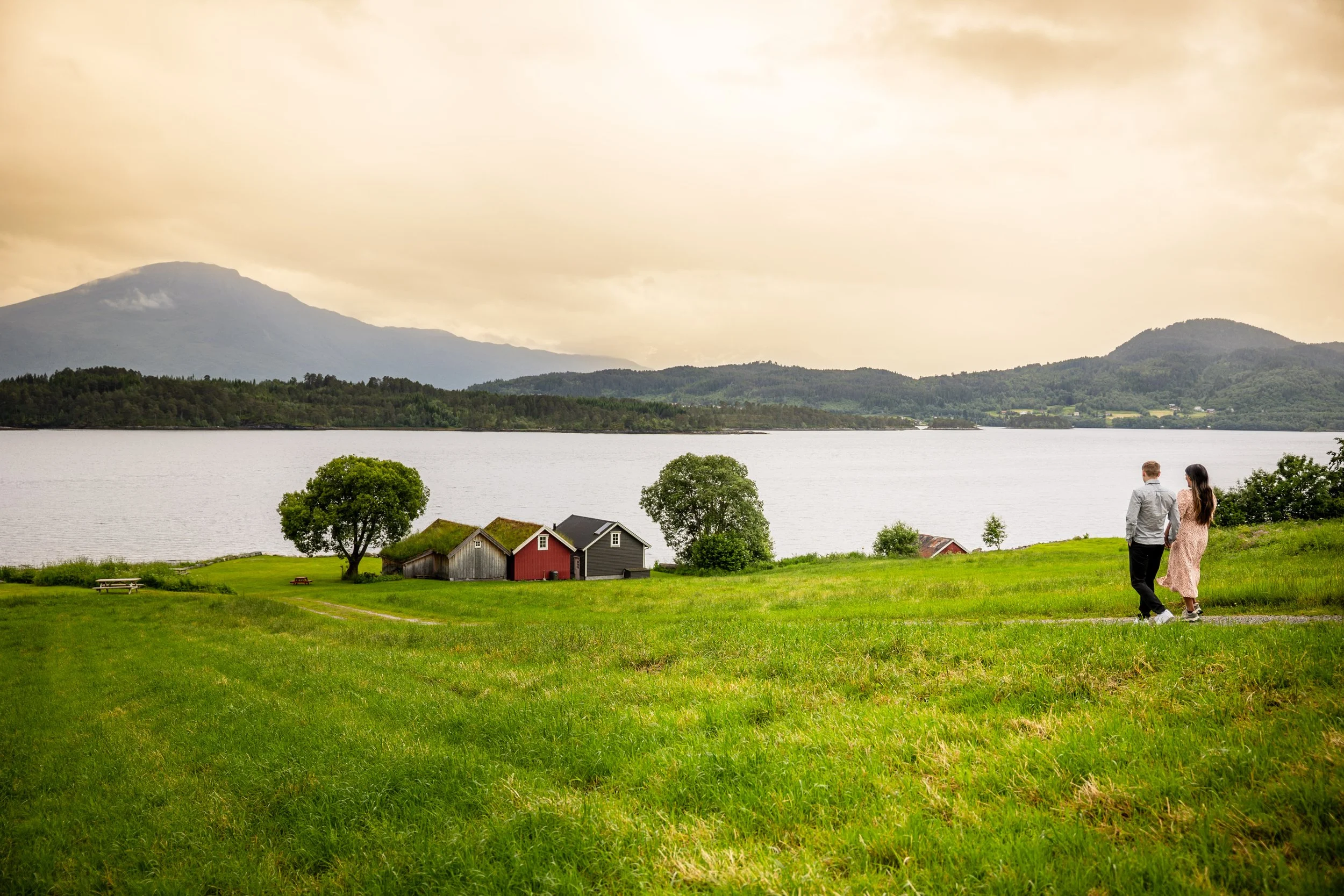 250619 - Forlovelsesfoto - Aranee og Kristian -2.jpg