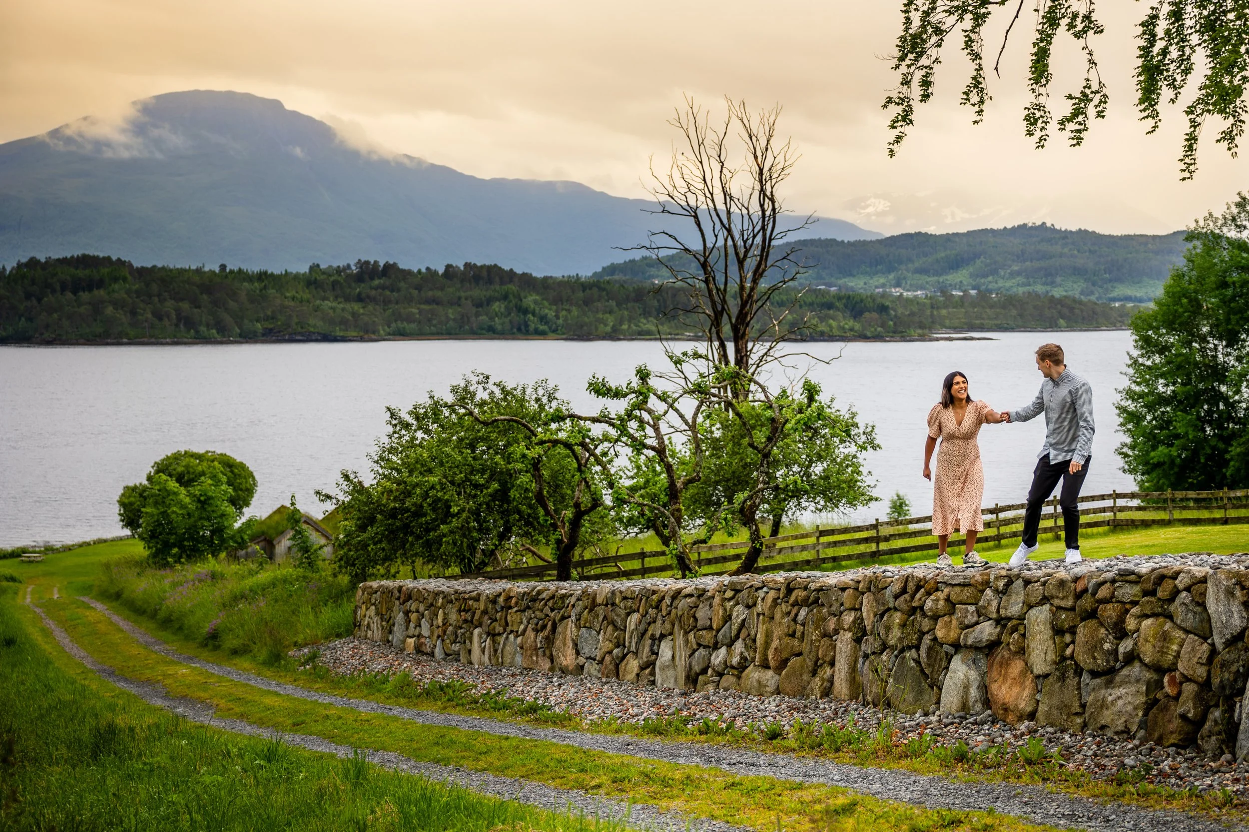 250619 - Forlovelsesfoto - Aranee og Kristian -1.jpg