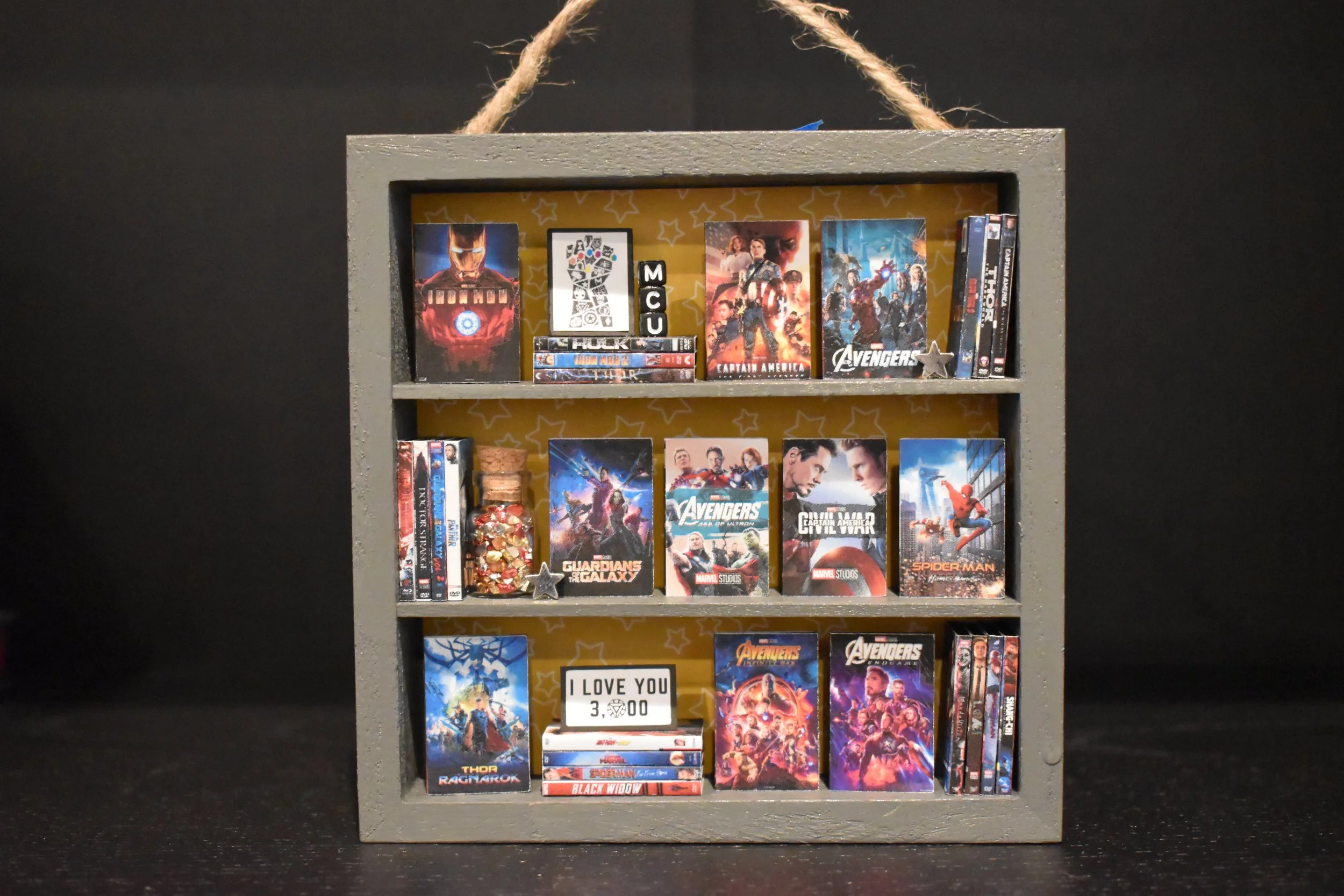 Marvel Mini Square Shelf
