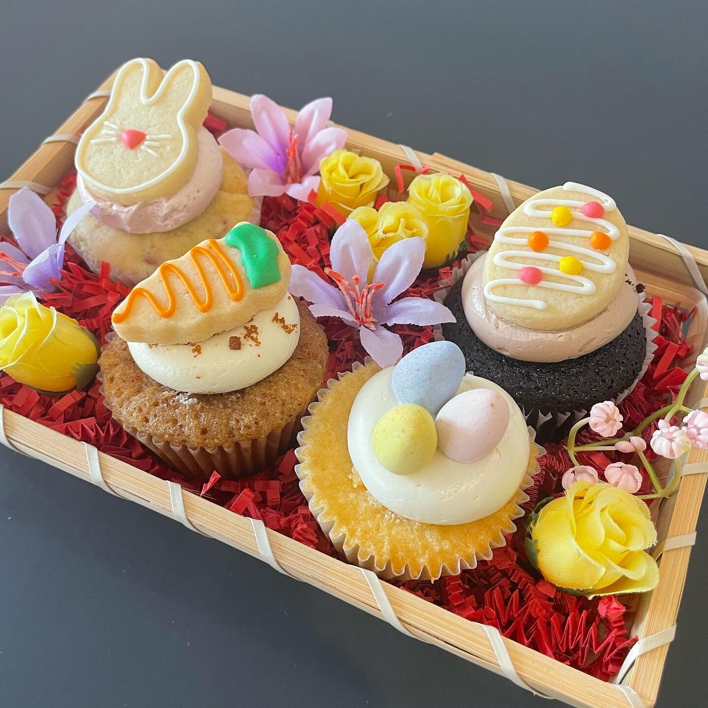 Get ready for easter by picking up some decorated cupcake and cookies! 🐰 Choose a decoration for your cupcakes of cookies or Cadbury eggs! And grab some extra decorated cookies to share with all of your loved ones in boxes of 1/4 lb, 1/2 lb, 1 lb, o