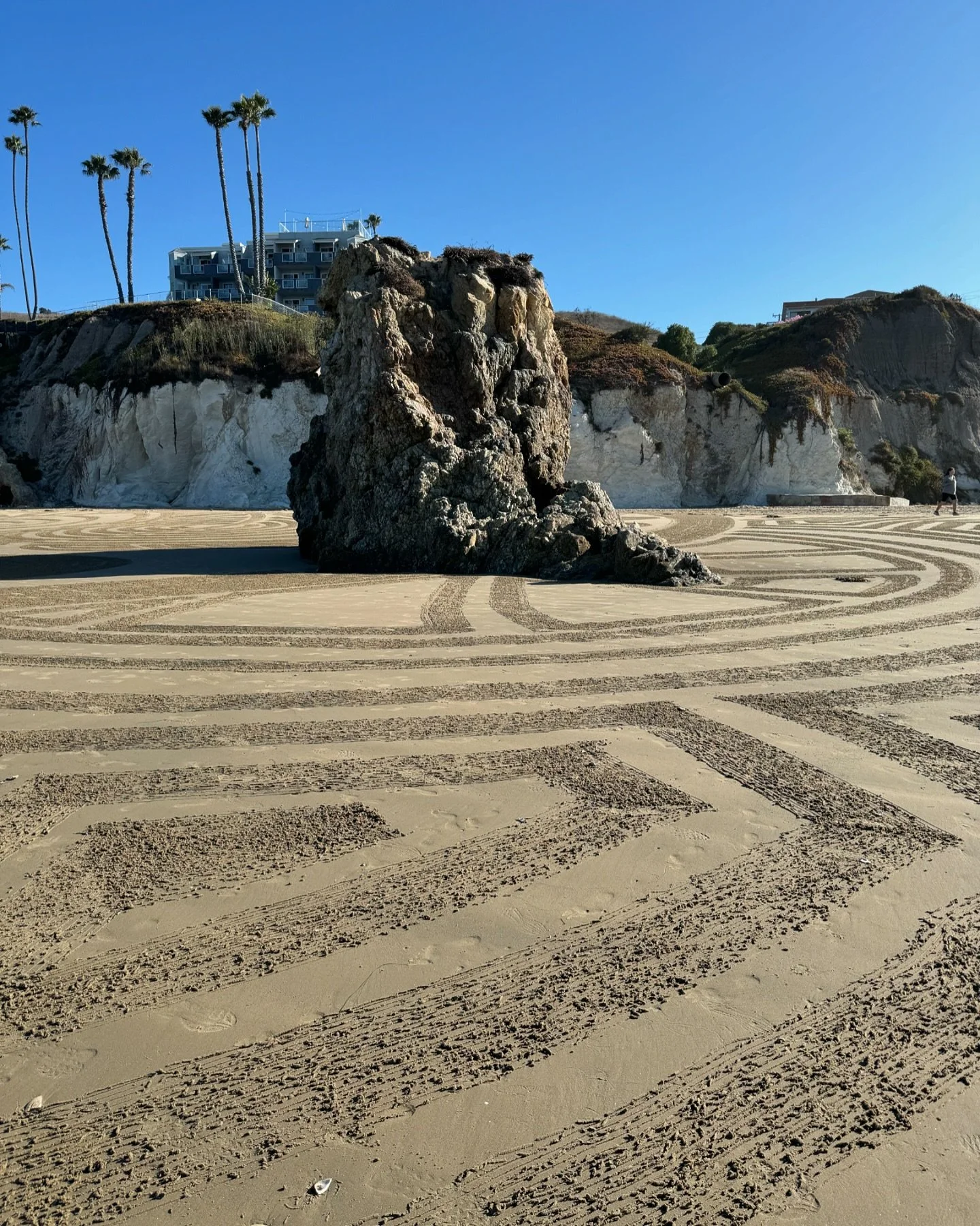 Today&rsquo;s Beach Art 
.
#beachart #morningwalk #nature #SLOCAL #pismobeach