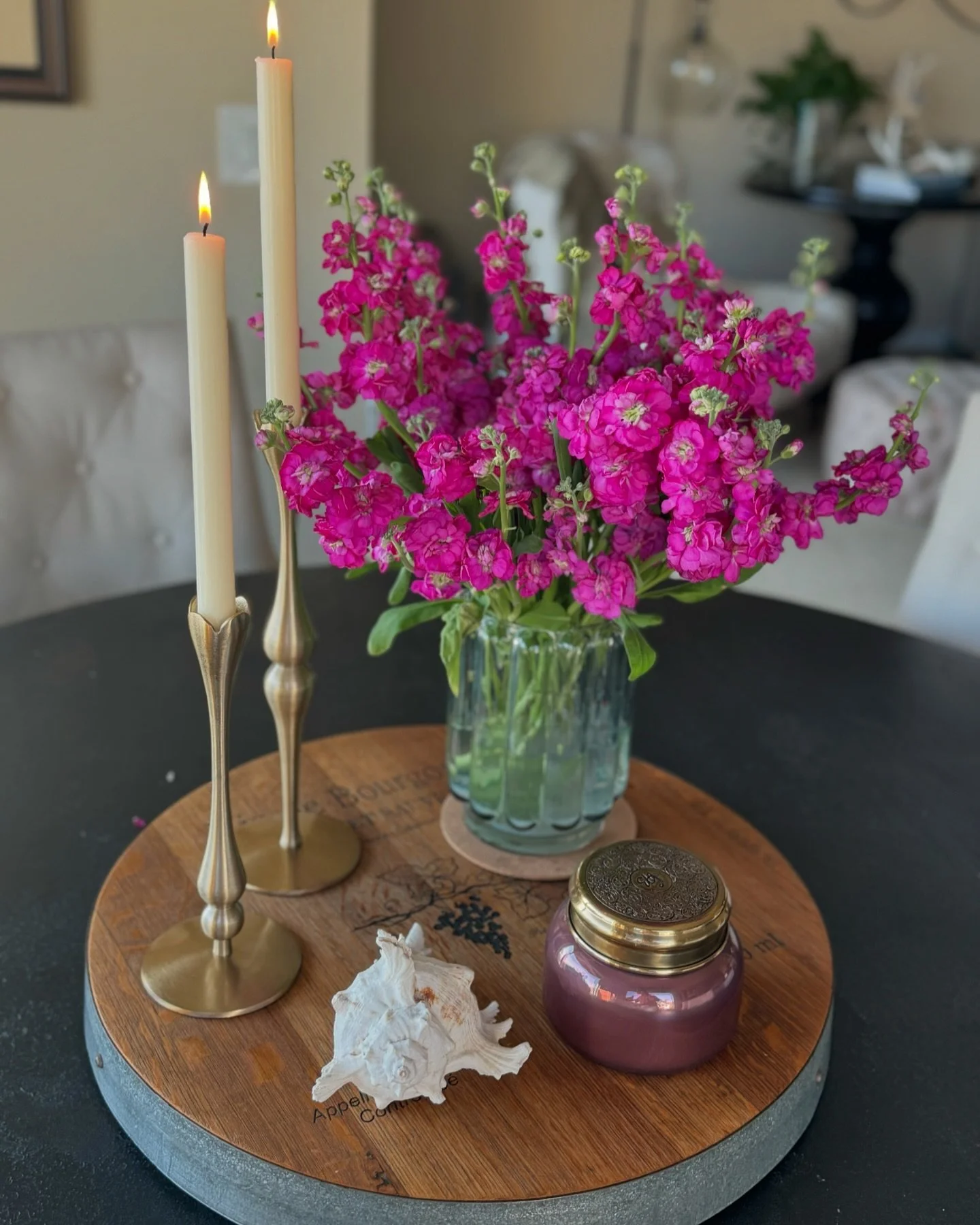 Happy Weekend! 
.
#flowers #centerpiece