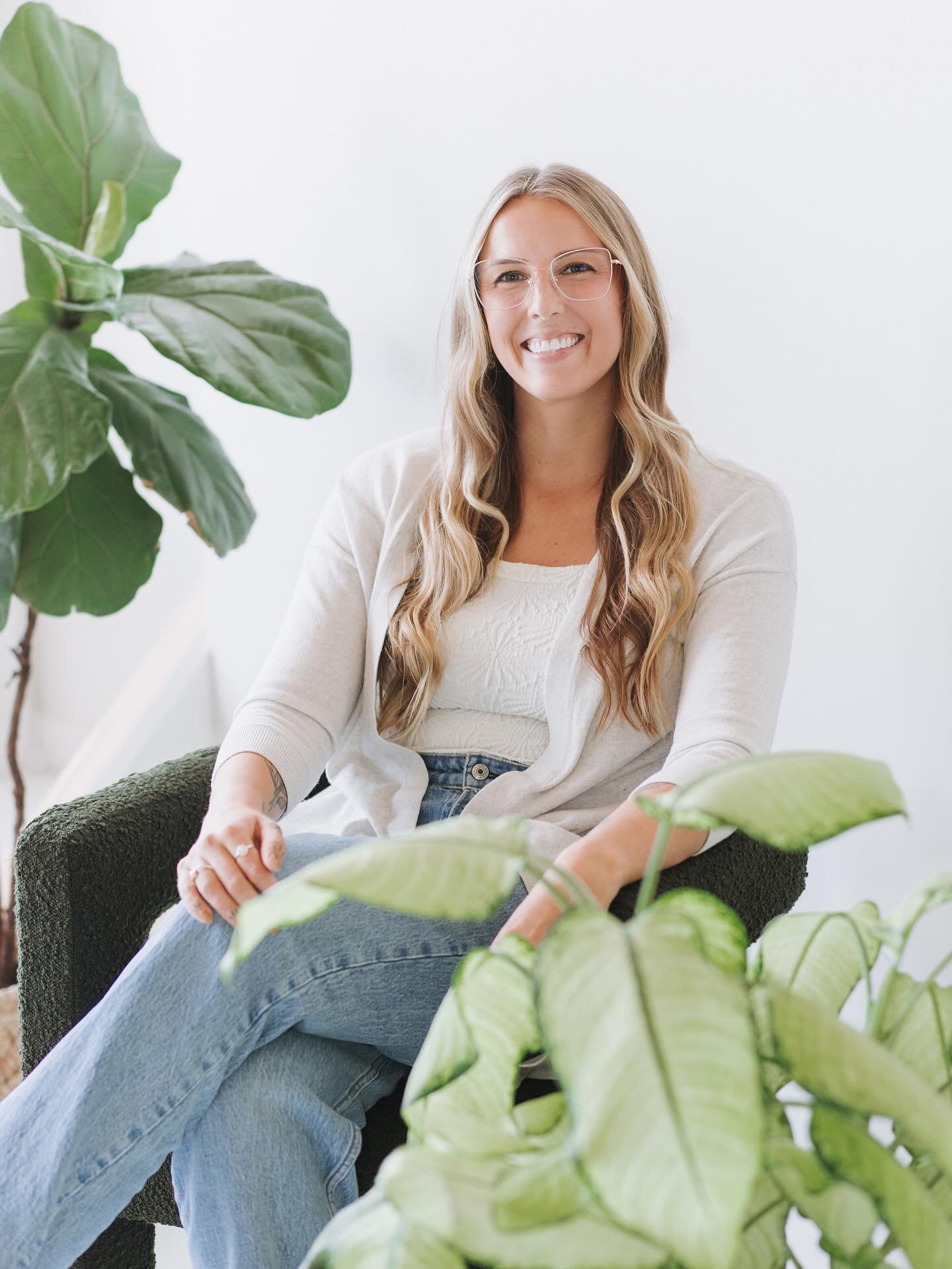 Loads of gratitude to @glorydazephoto for helping me bring my brand to life! Aside from working with the most incredible clients, designing my website and brand has been one of my favorite parts of my practice. Check out my website and let me know wh