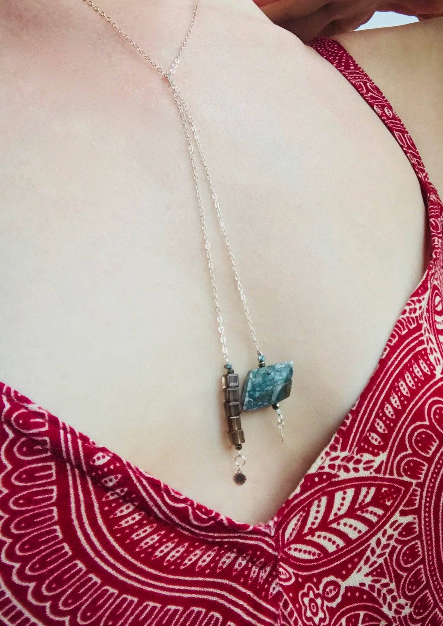 RYAN Lariat Necklace Model Wearing