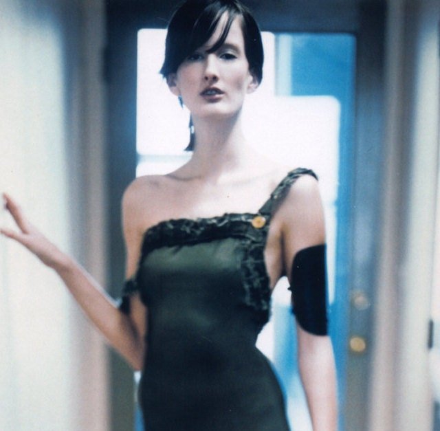 LYNDA Cuff Press Shot