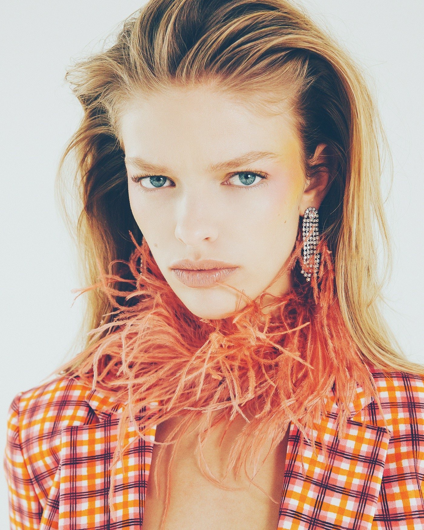 BLAIR Ostrich Fluff Choker Press Shot