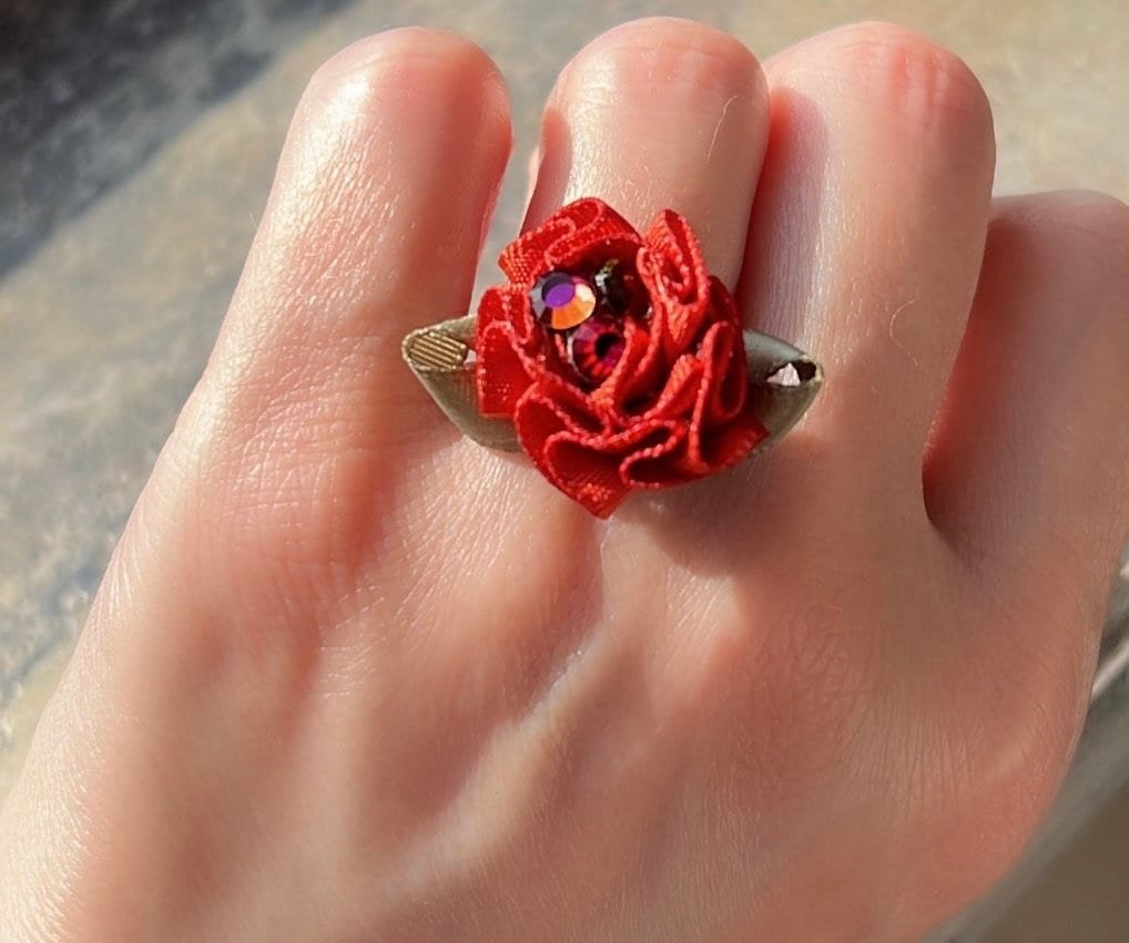 FLOWER CHILD Flower Toe Or Finger Ring On Finger Up Close