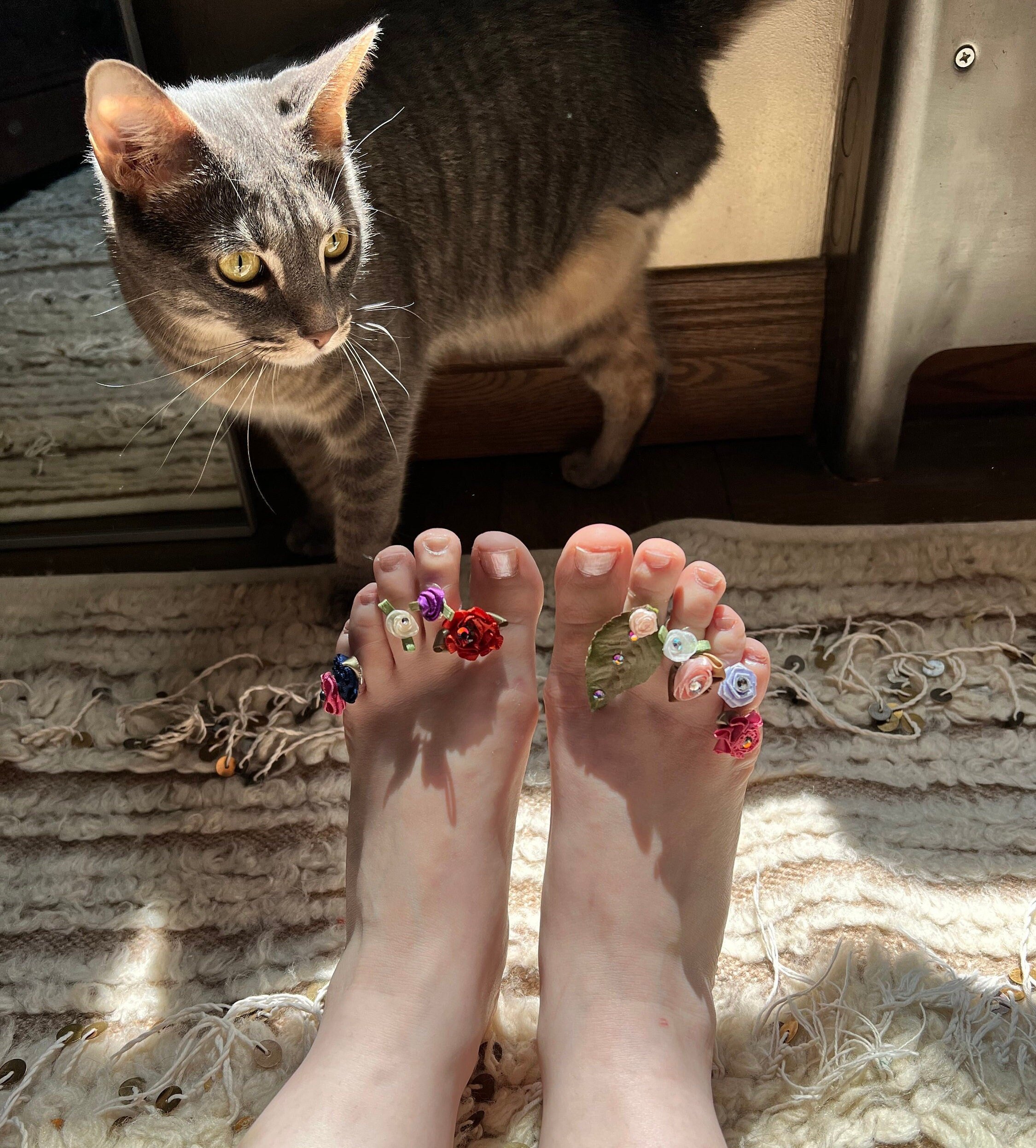 FLOWER CHILD Flower Toe Or Finger Ring On Feet