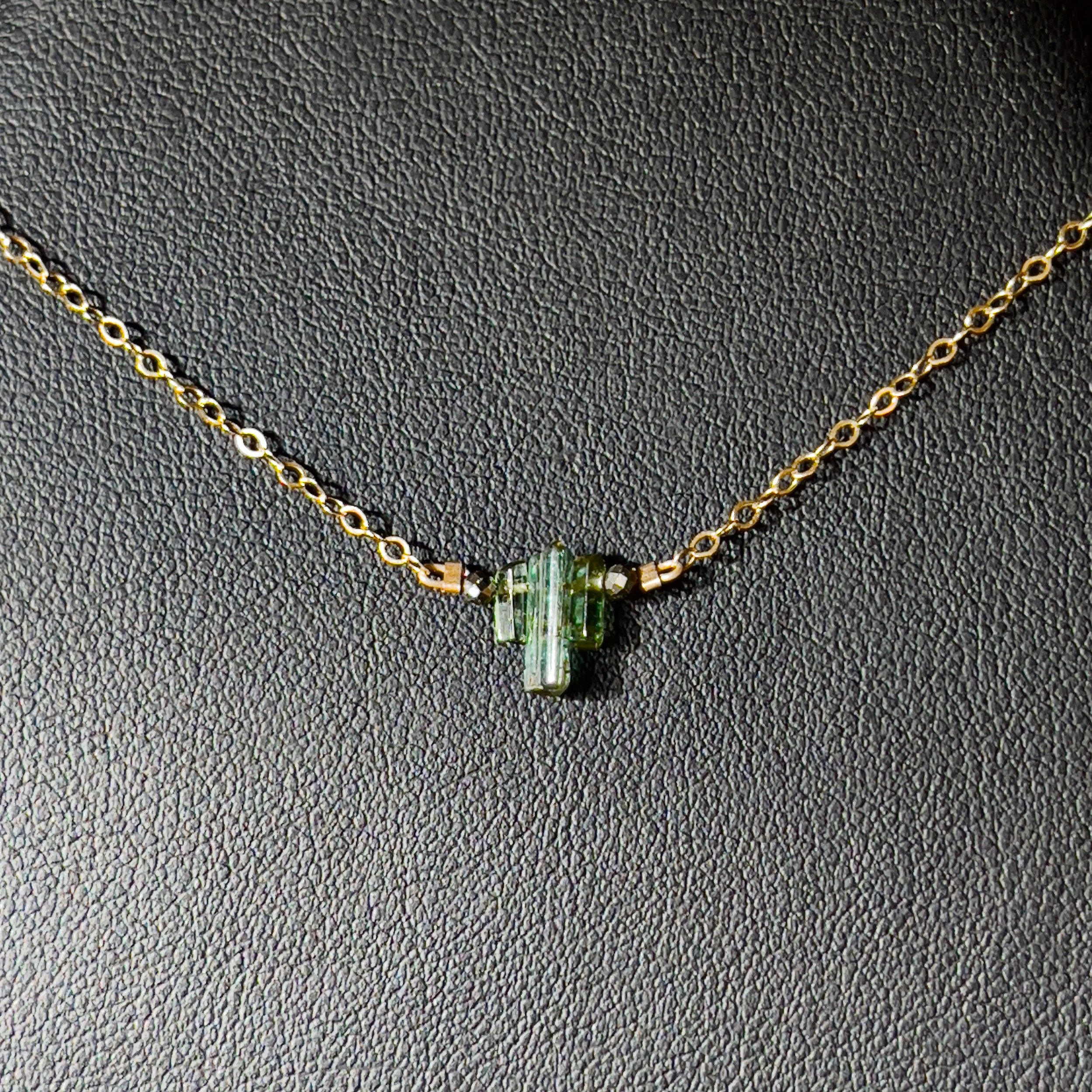 HASTINGS Choker Front View