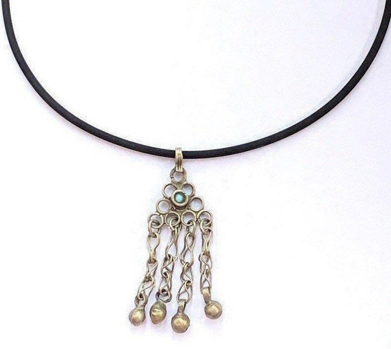 HOLLISTER Antique Pendant Necklace Front View