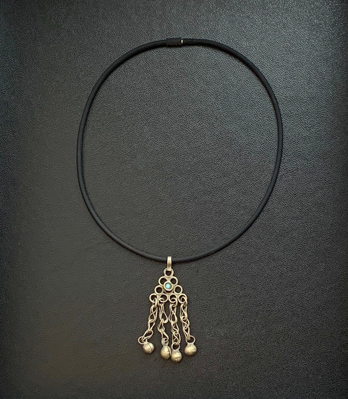 HOLLISTER Antique Pendant Necklace Top View