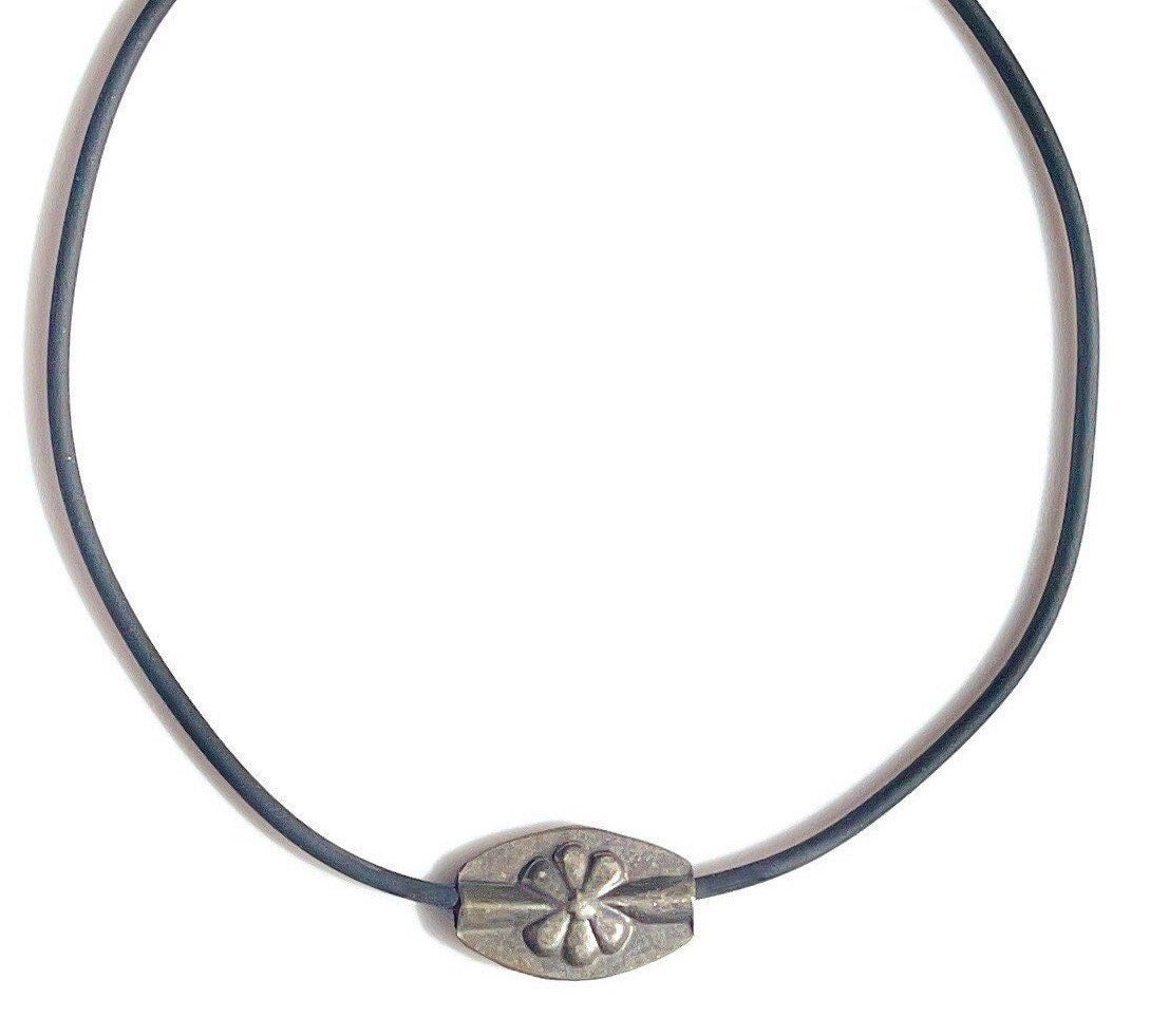 FLORA's SISTER Necklace Front View