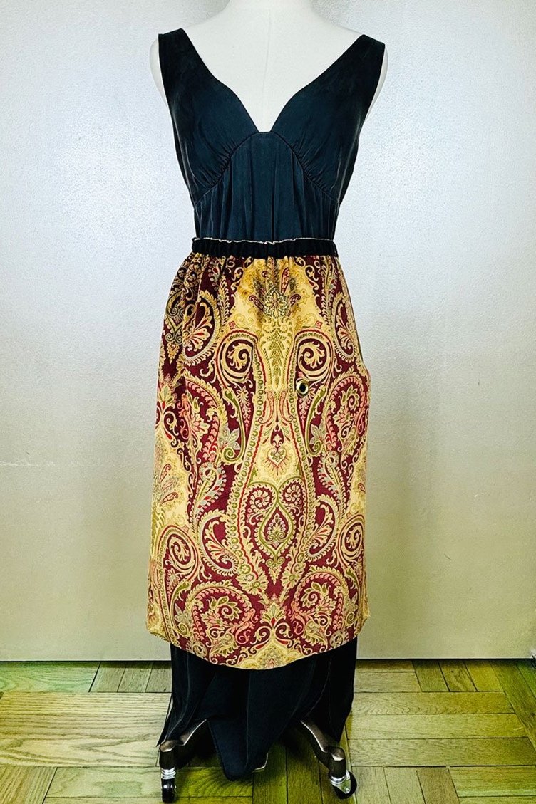 Piper overskirt on mannequin front view