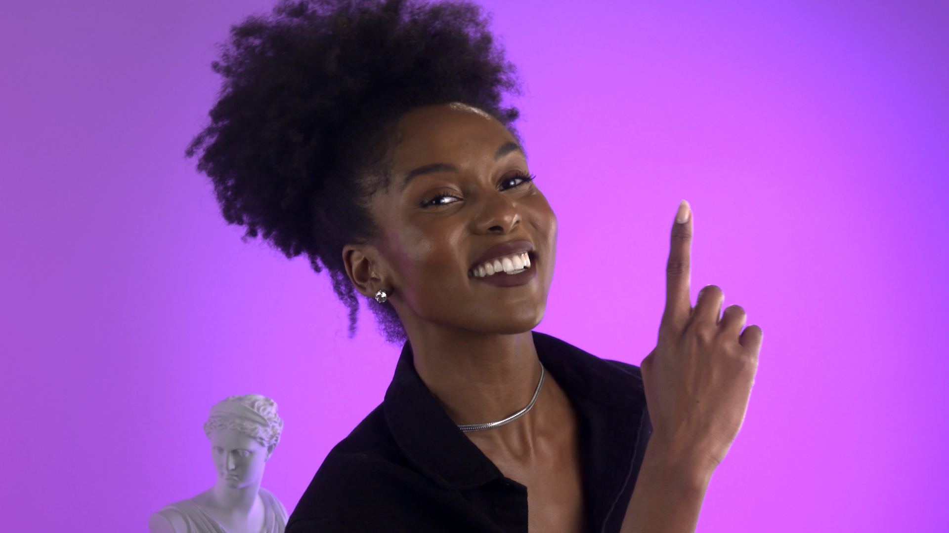 WOMN_WORLDWIDE_EP04 _STILL_06.png