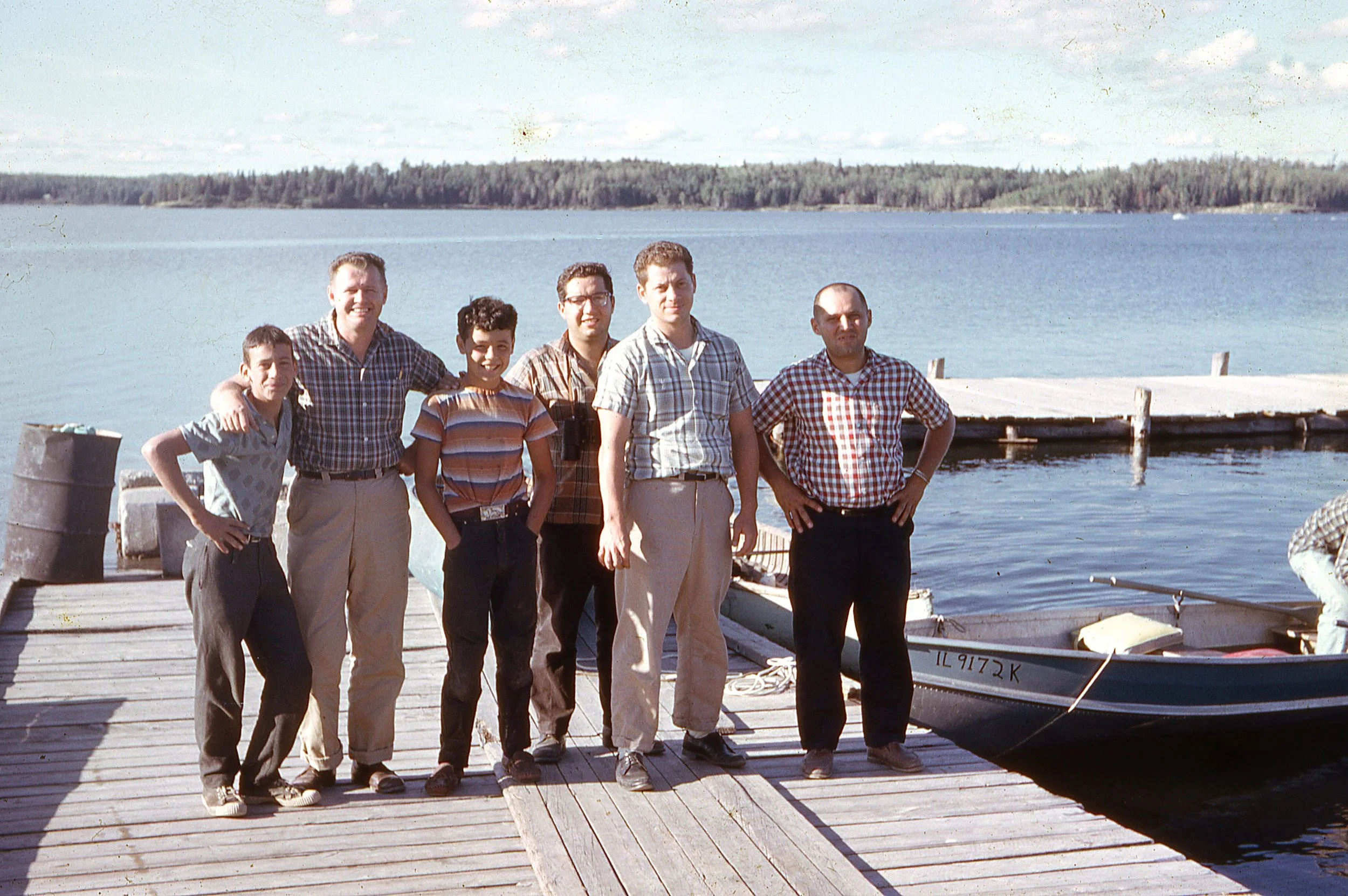 The Best Way to Digitize Photos in Zionsville: Local vs. Mail-In Services