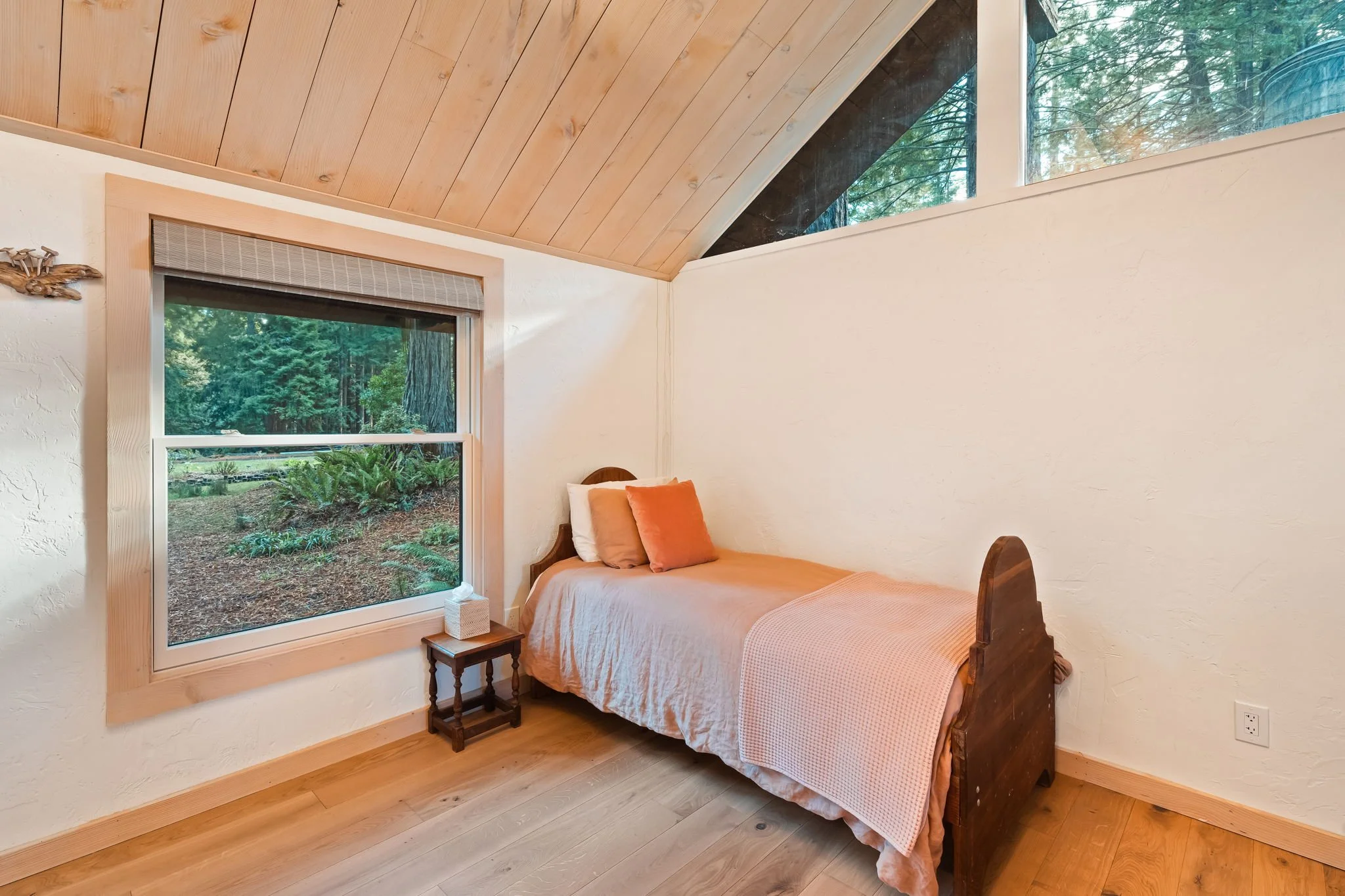 Ravens Roost (Single)