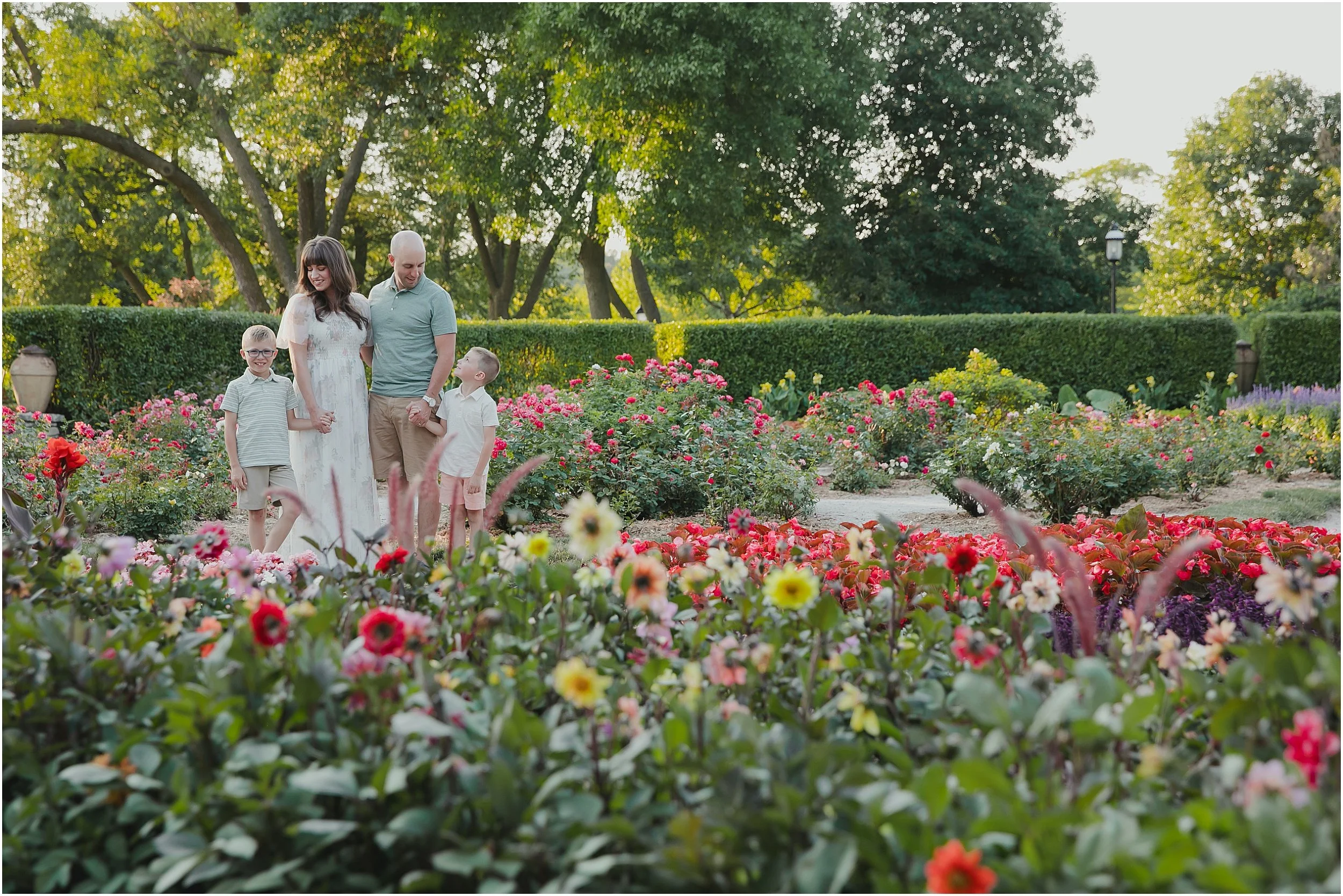 07-summer-flowers-sunset-family-photos-frame-park-golden-hour-candid.JPG