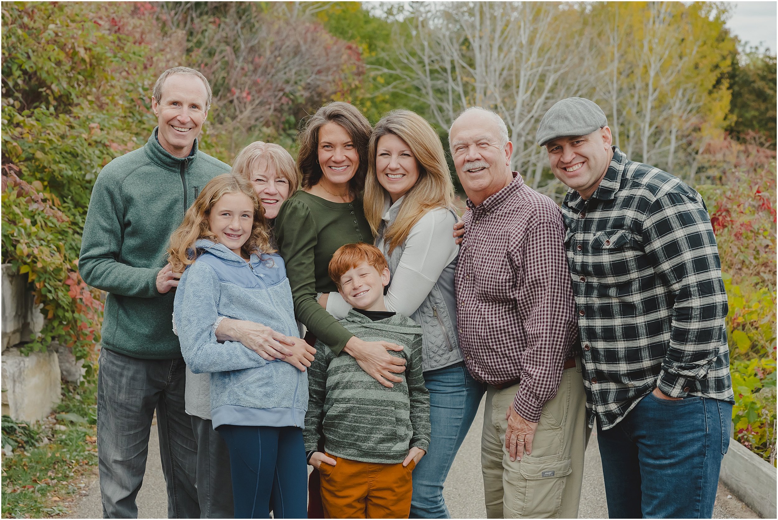 14-candid-fun-relaxed-fall-extended-family-session-lake-michigan.JPG