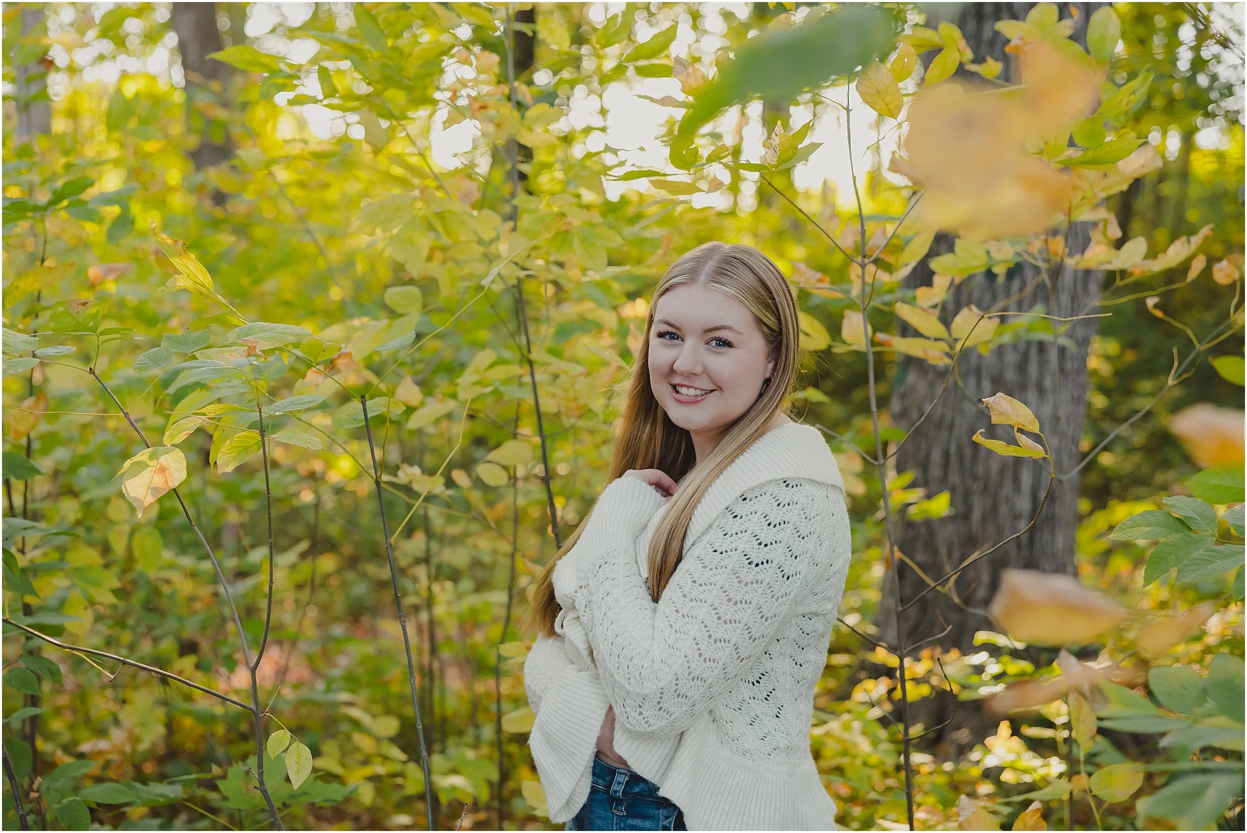 02-senior-session-golden-hour-fall-colors-forest.JPG