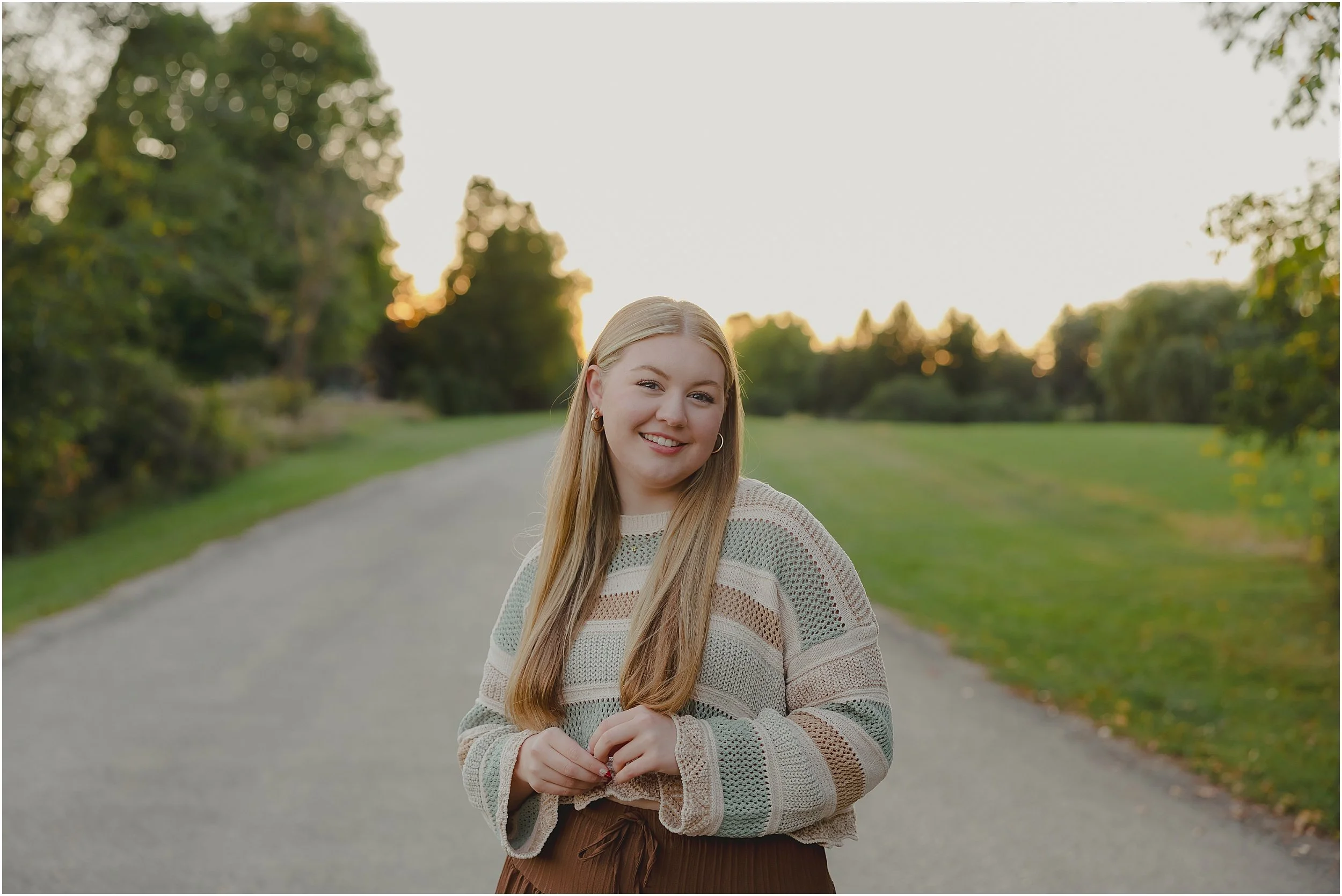 11-senior-session-golden-hour-fall-colors-forest.JPG