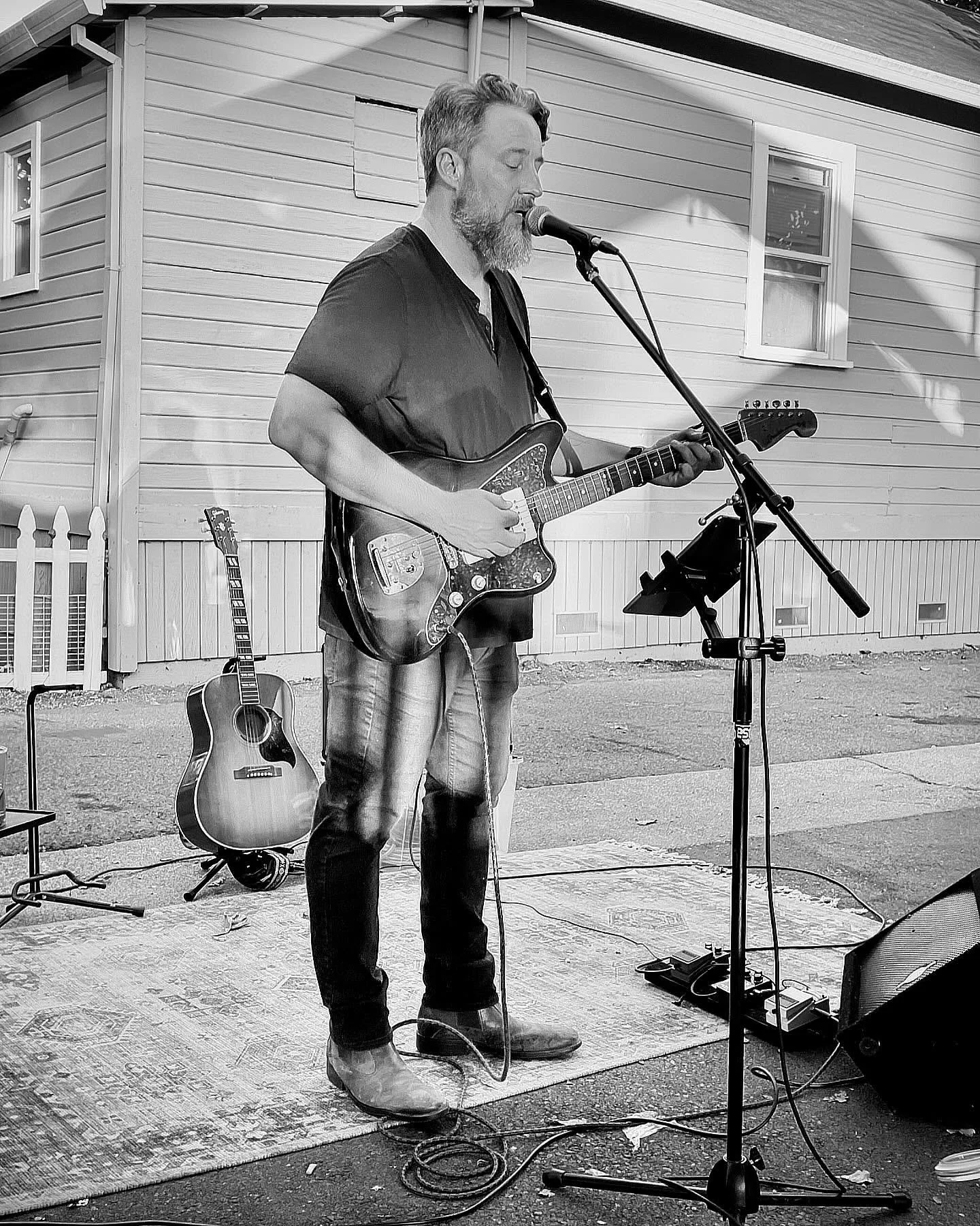 Full Moon Fever! Wishing you &amp; yours a bright Samhain this year. 🌖

#fenderjazzmaster #samhain #napalivemusic