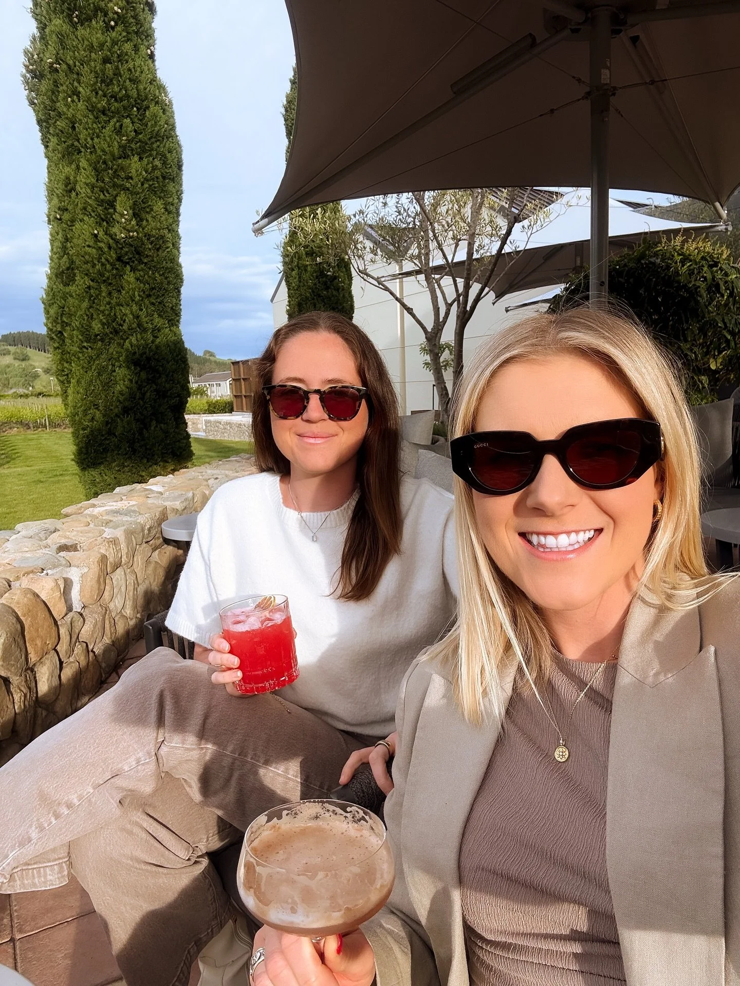 365 days of getting to work side by side with not only my sister, my best friend and my #1 supporter! So proud of you for following your passion, taking the leap to do what you love and absolutely smashing every project that comes your way 🫶🏼

Cong