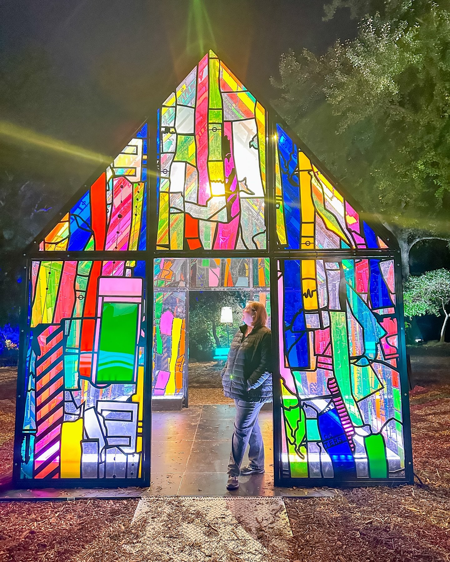 ✨ Step into an enchanted wonderland of lights, colors, and the sounds of holiday chill ✨

🌲The Enchanted Forest of Light is back at Descanso Gardens! We look forward to this every year and have been going since @channingbrooker was little bitty! 🥺 