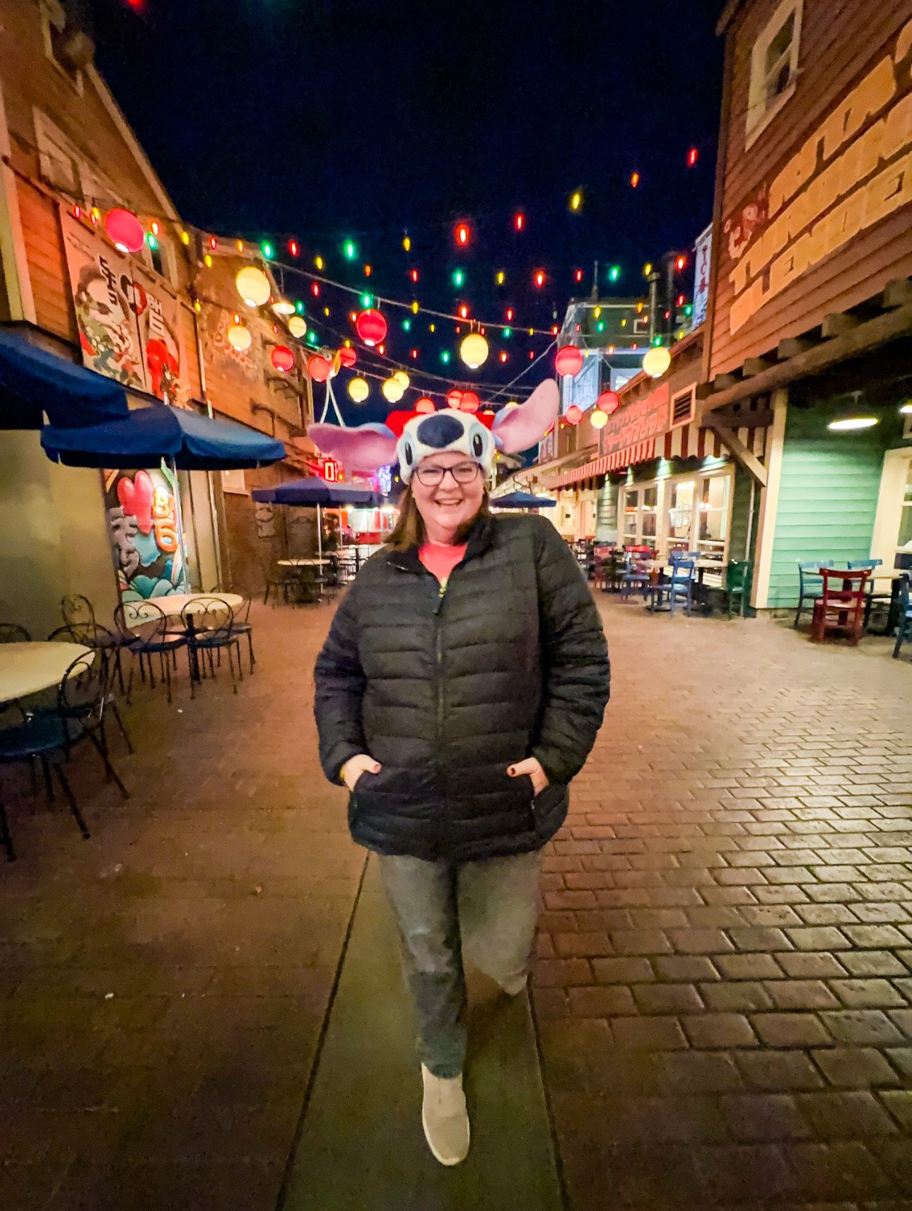 Is there anything better than being at @Disneyland at night? Especially during the holidays! 💚🎄❤️ 

We were so excited to go to a special event with @iheartradio @kost1035fm last week and be there after the park closed! It&rsquo;s such a dream to b