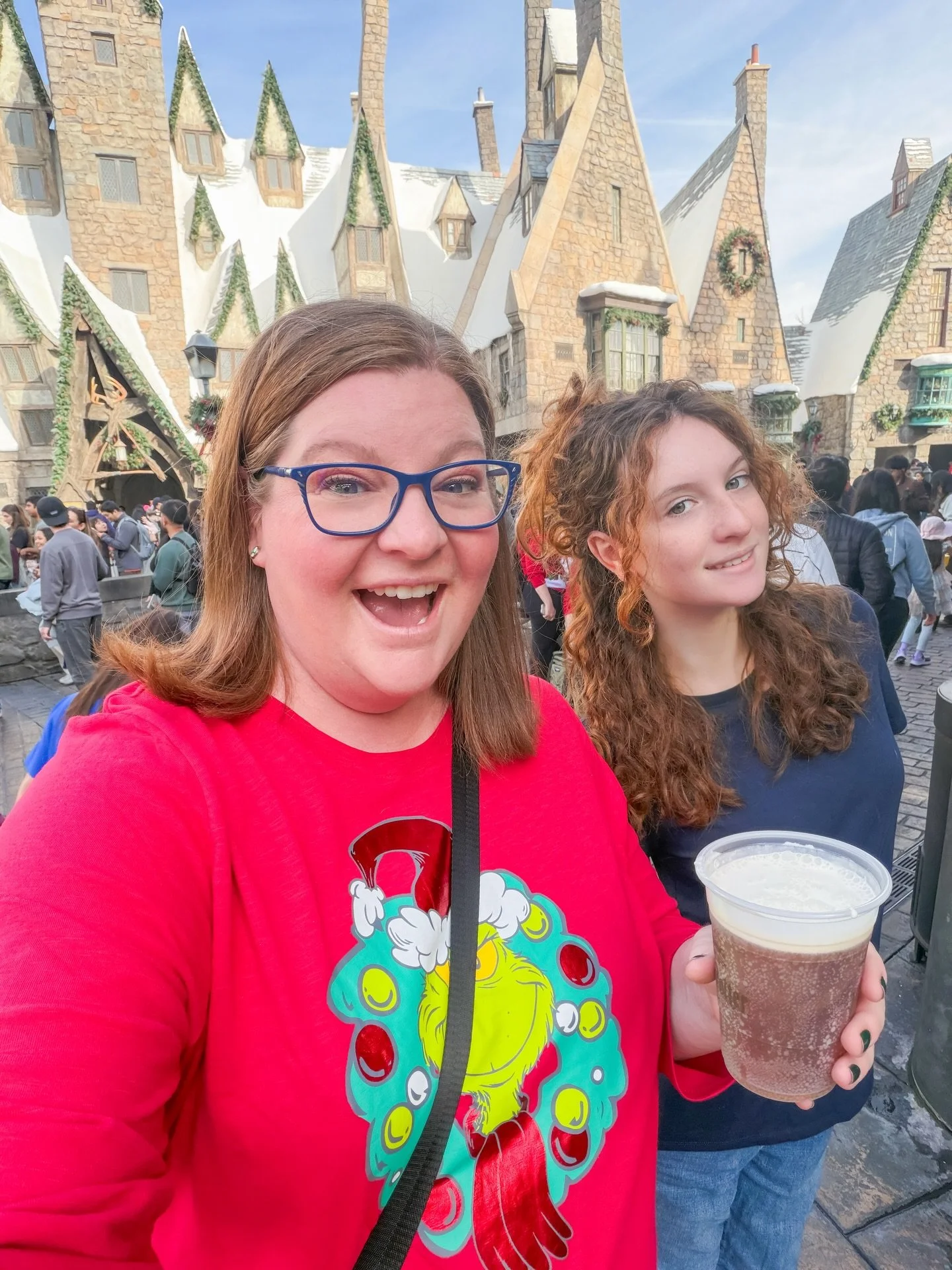 Schools out for winter break - must be time to head to @unistudios for #grinchmas! 💚 

 Had a blast with @channingbrooker exploring some of our favorite places and discovering new things at Universal during the holidays. ❤️💚They really upped their 