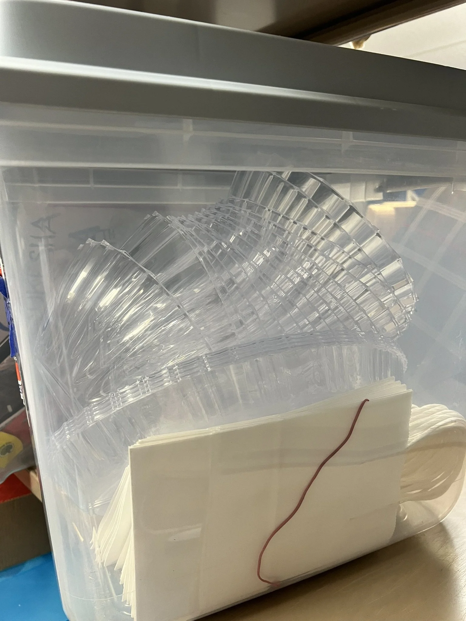 Plastic serving bowls