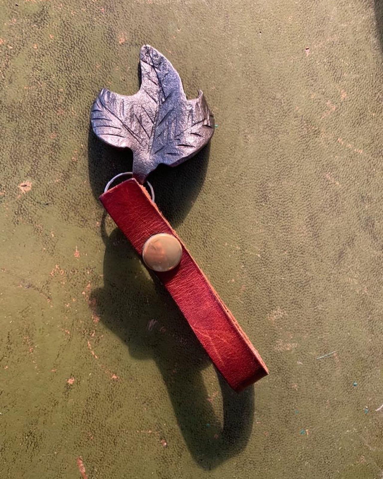 Custom ivy leaf key ring 